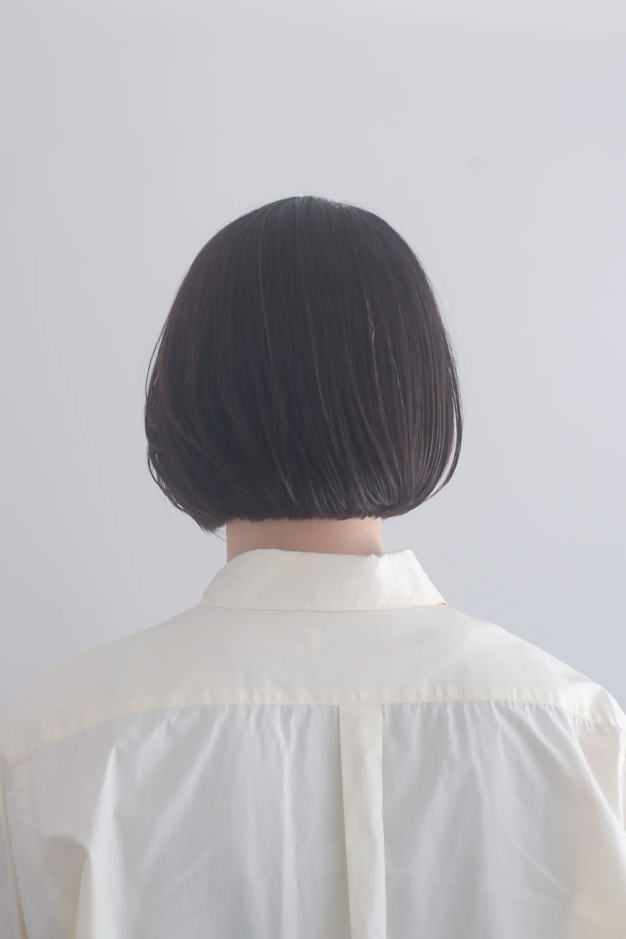 モード過ぎないワンレングスボブの後ろ