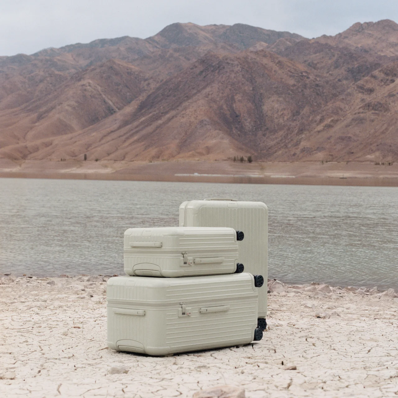 【差がつく大人のリモワ】人気の定番キャリの画像_18