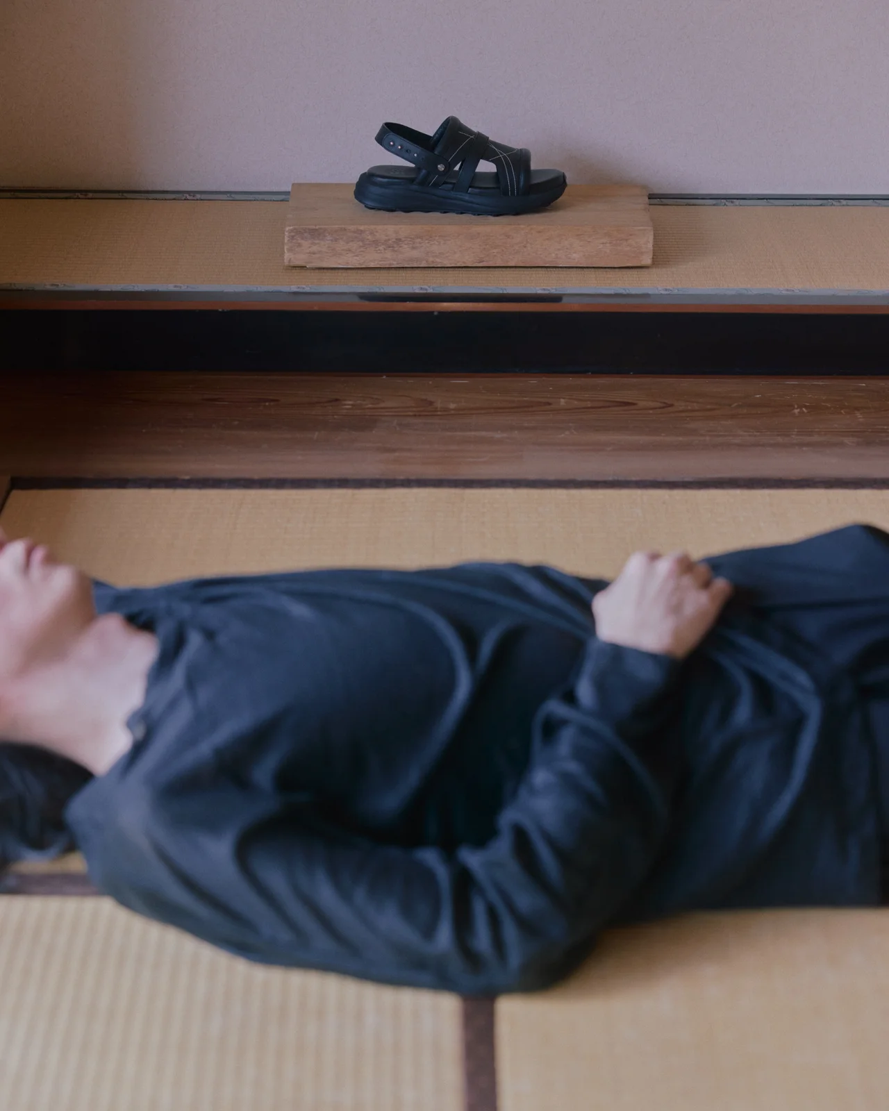 【大人の黒レザーサンダル】上質×ミニマルの画像_2