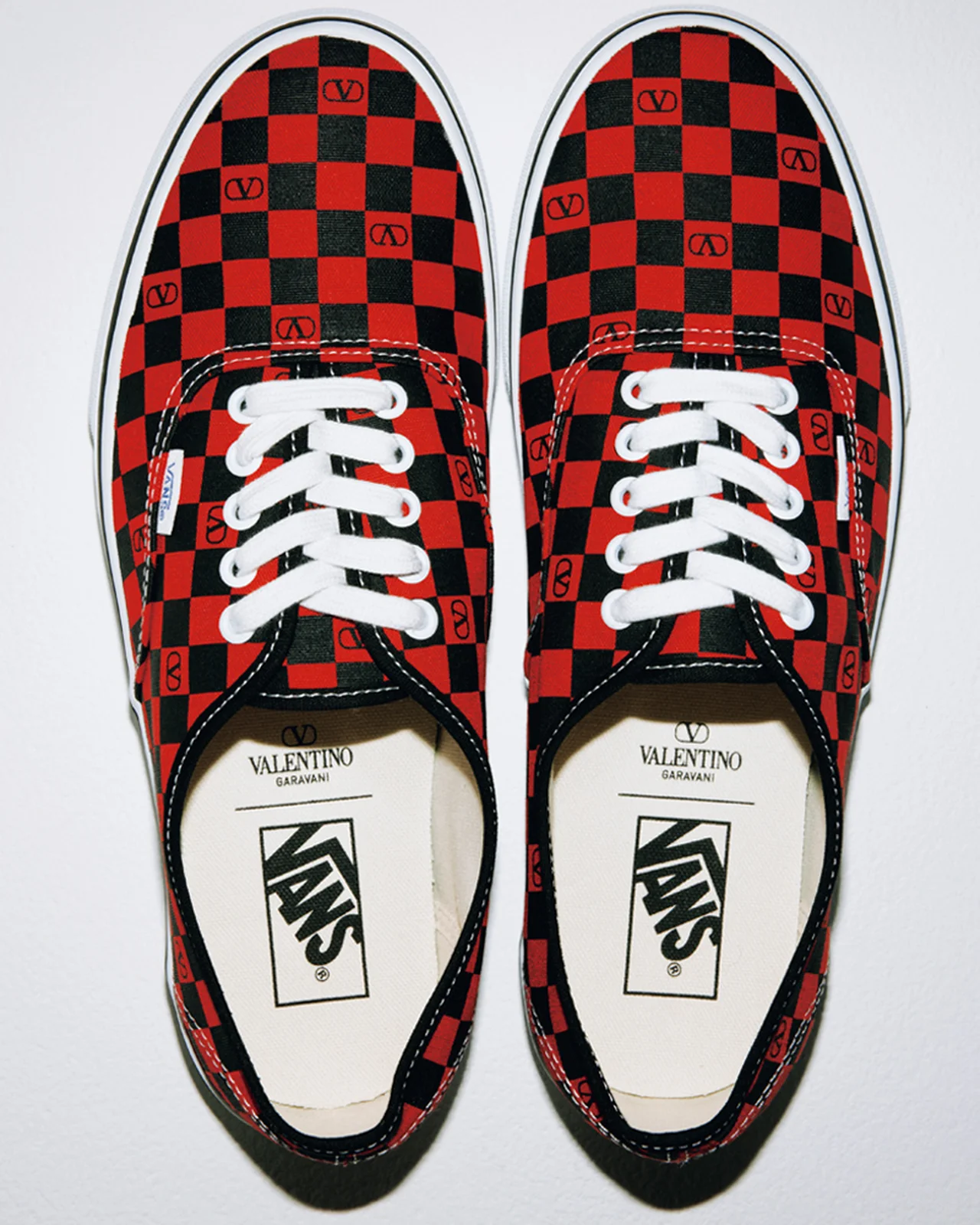 VALENTINO GARAVANI × VANS