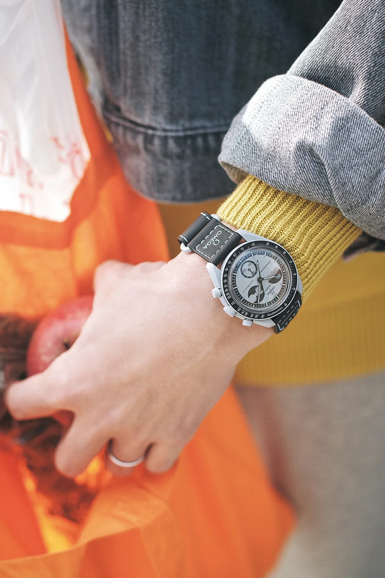 【10万円以下で選ぶ大人の週末時計】オメガ×スウォッチ｜バイオセラミック ムーンスウォッチ①