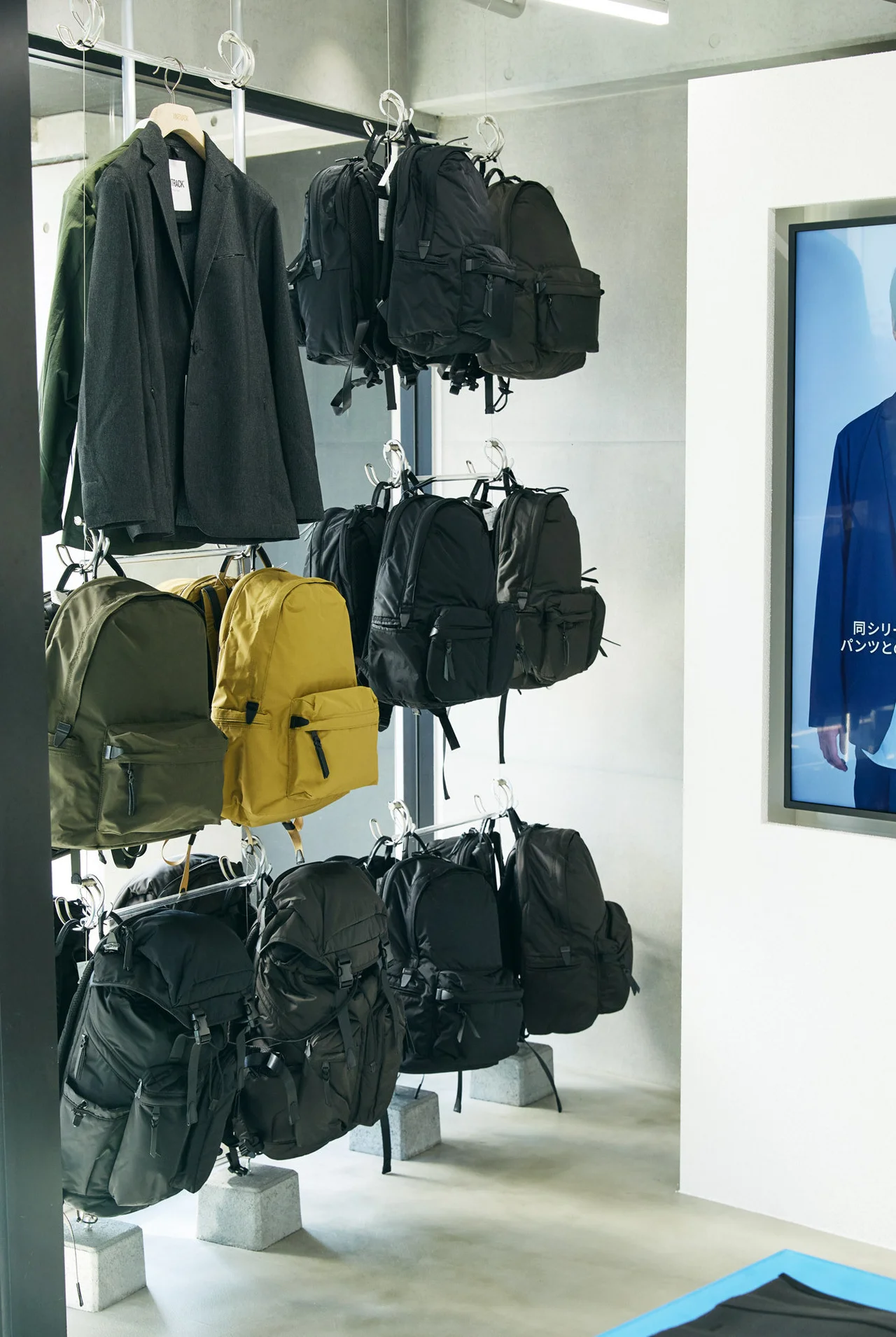 【大人がオンオフ使えるバッグ&ウェアが見の画像_7