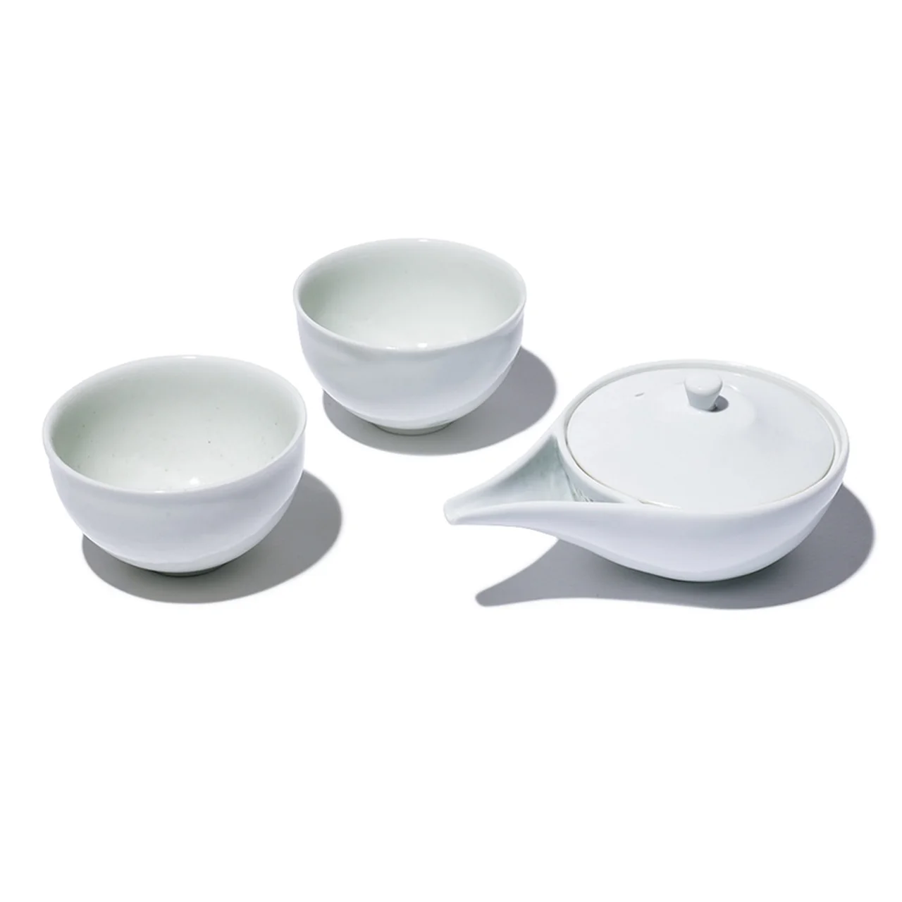 Sゝゝ［エス］の煎茶湯呑と万 yorozuの白磁宝瓶