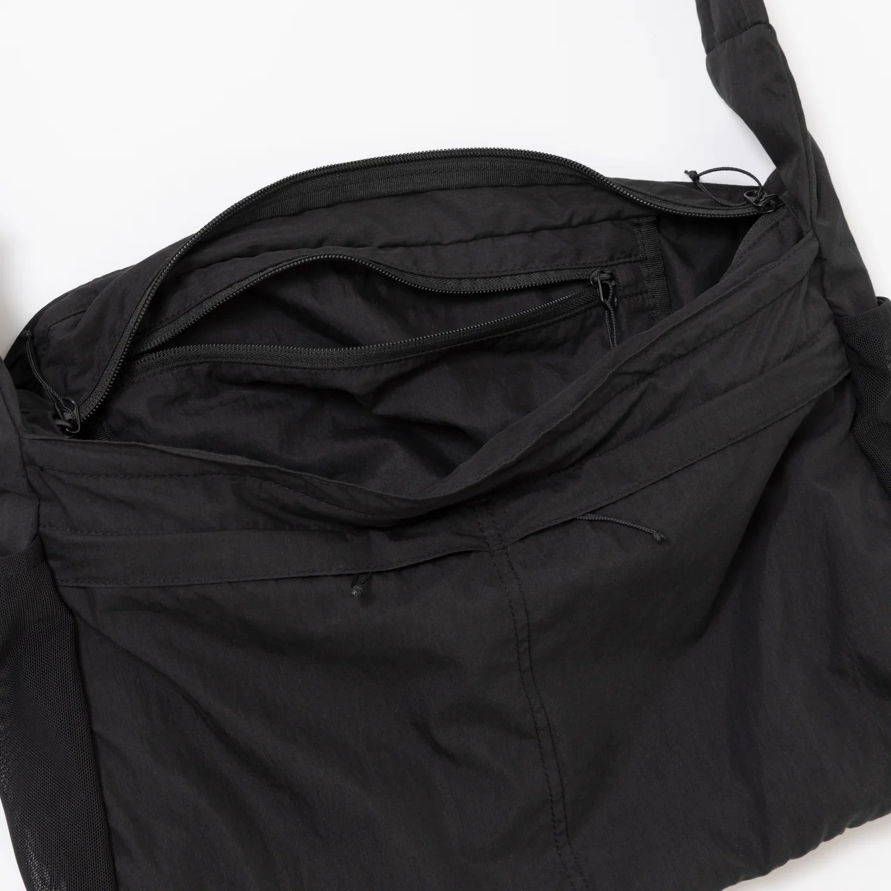 エディター私物 フォトグラファーが作ったショルダーバッグ