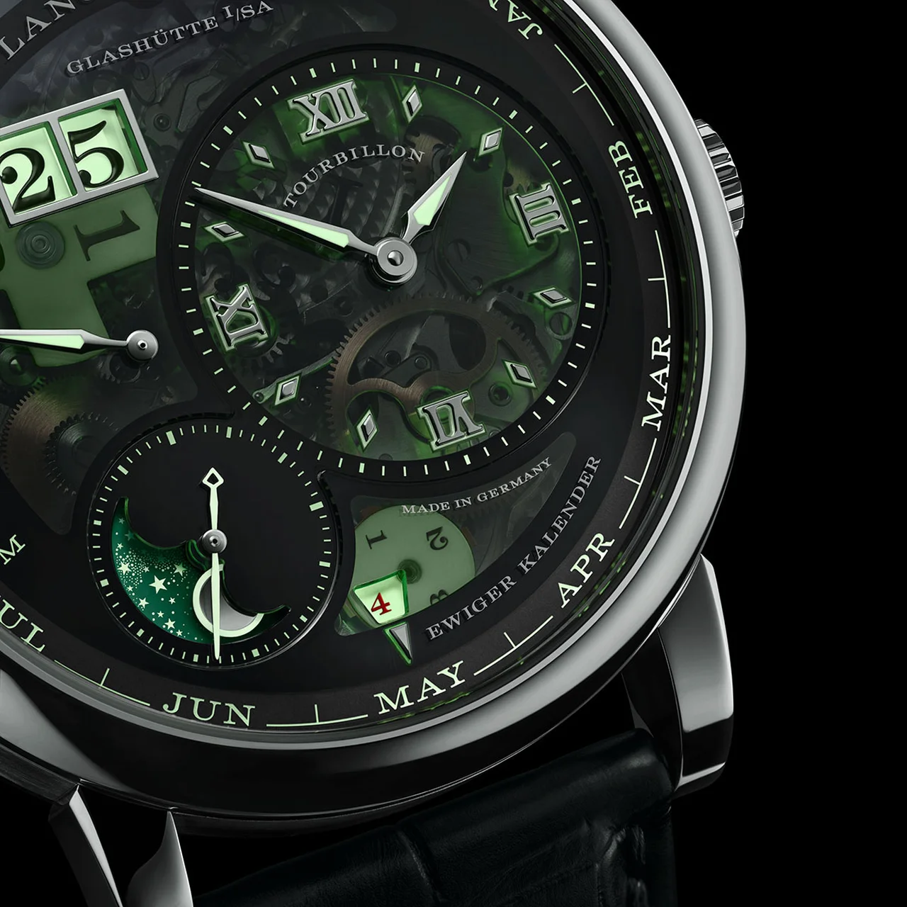 すべての表示には蓄光処理が施されている