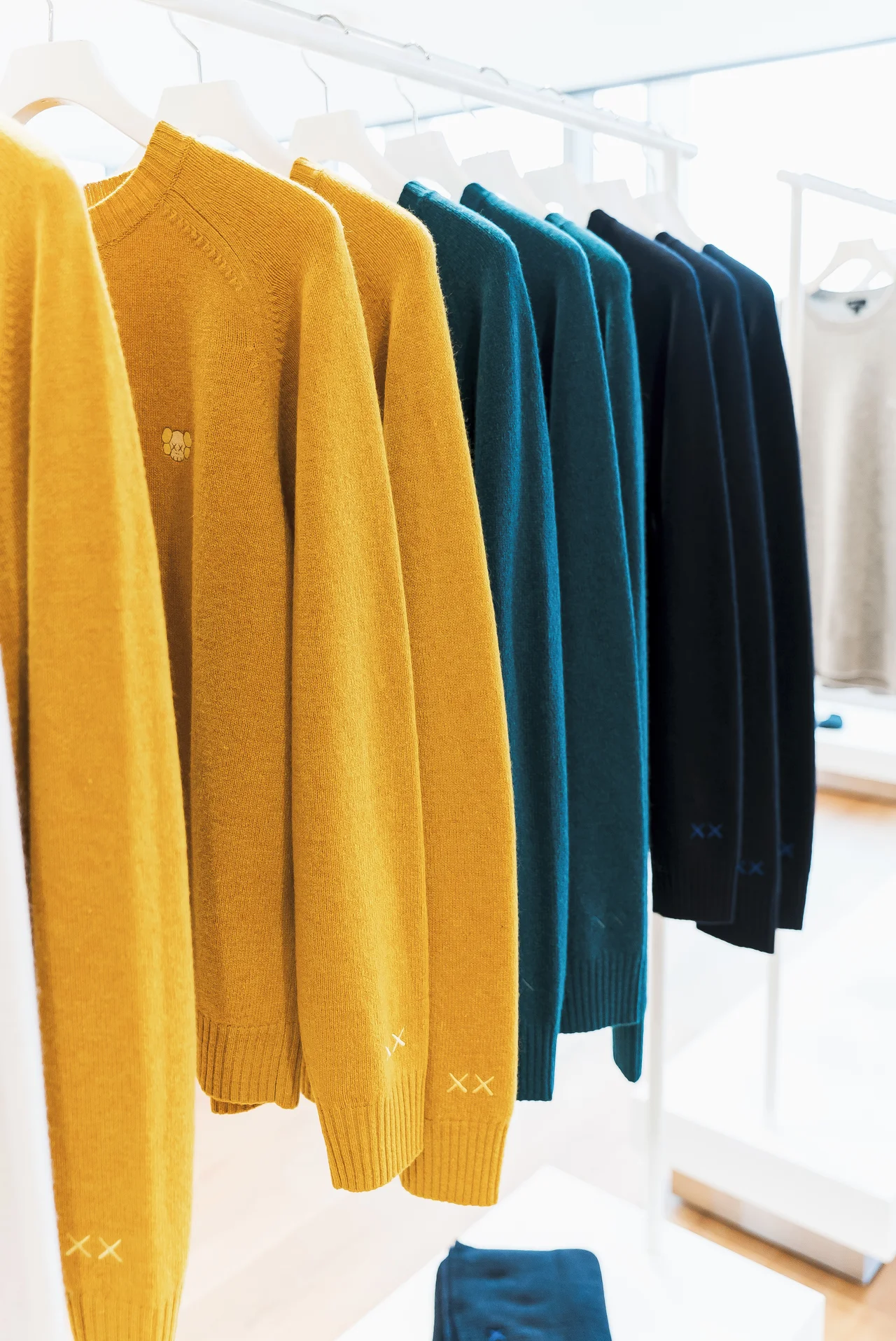 【大人のユニクロ】試着ルポ。「KAWS」の画像_4