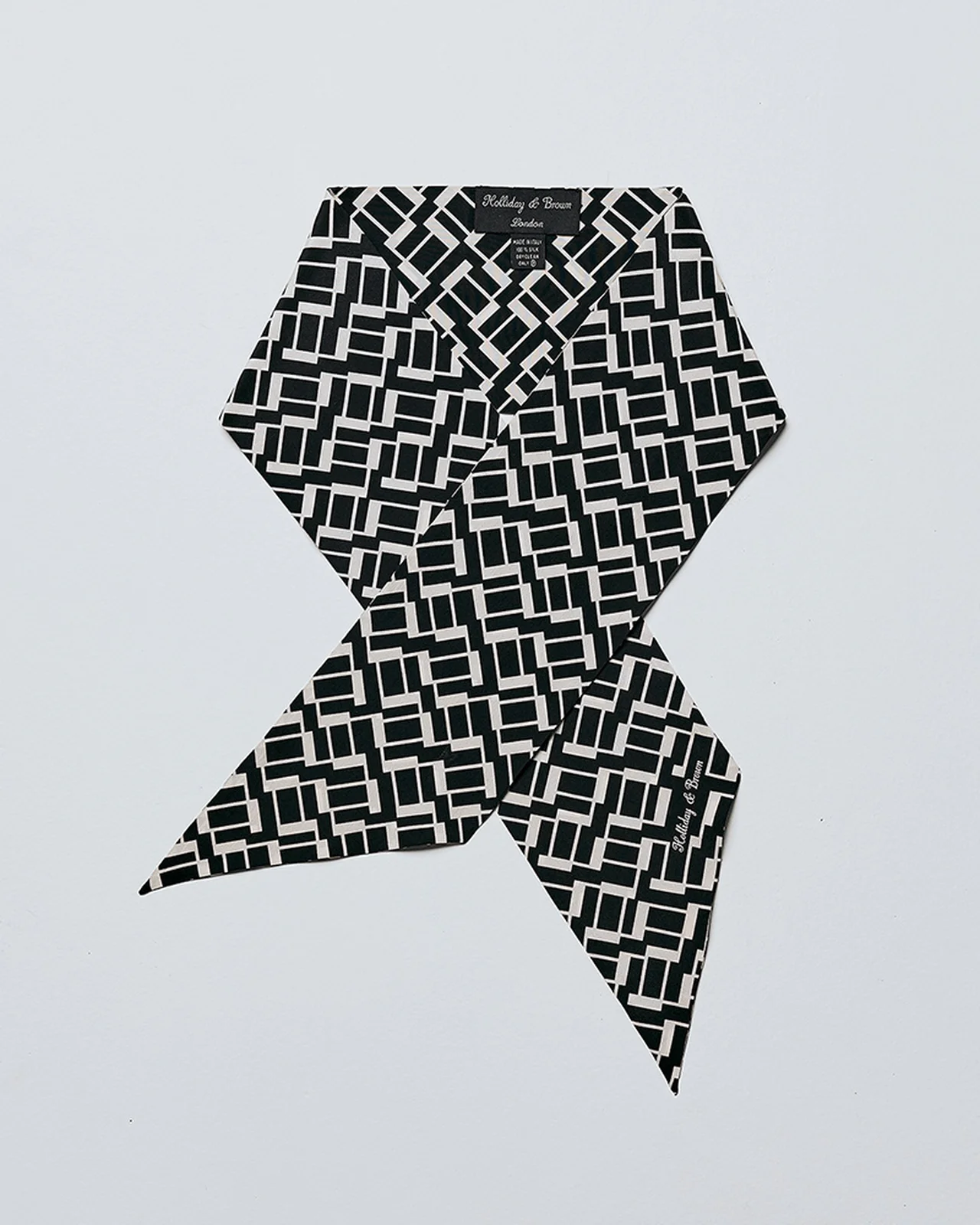 HOLLIDAY & BROWN silk scarf tie