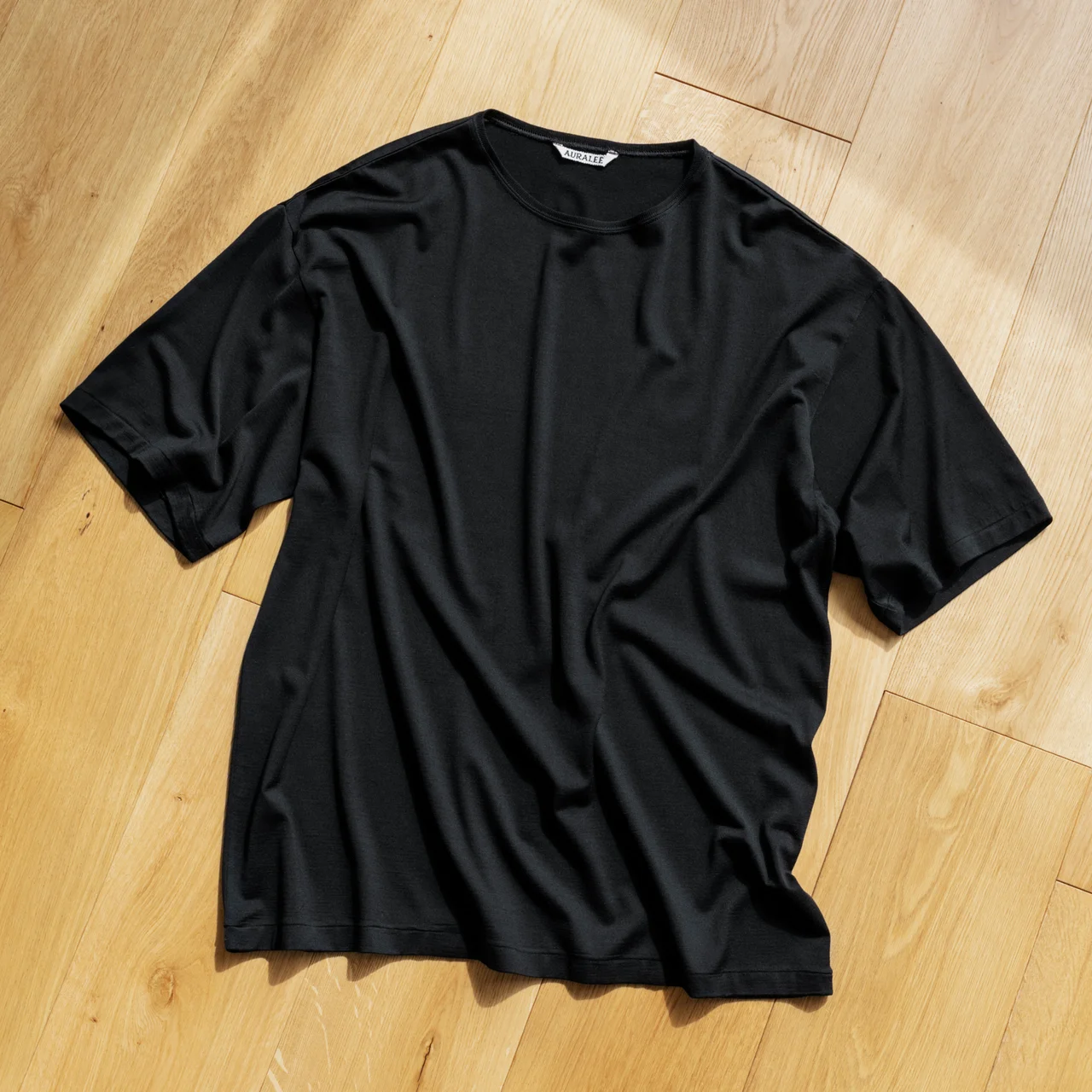 AURALEEのウールソフトTシャツ
