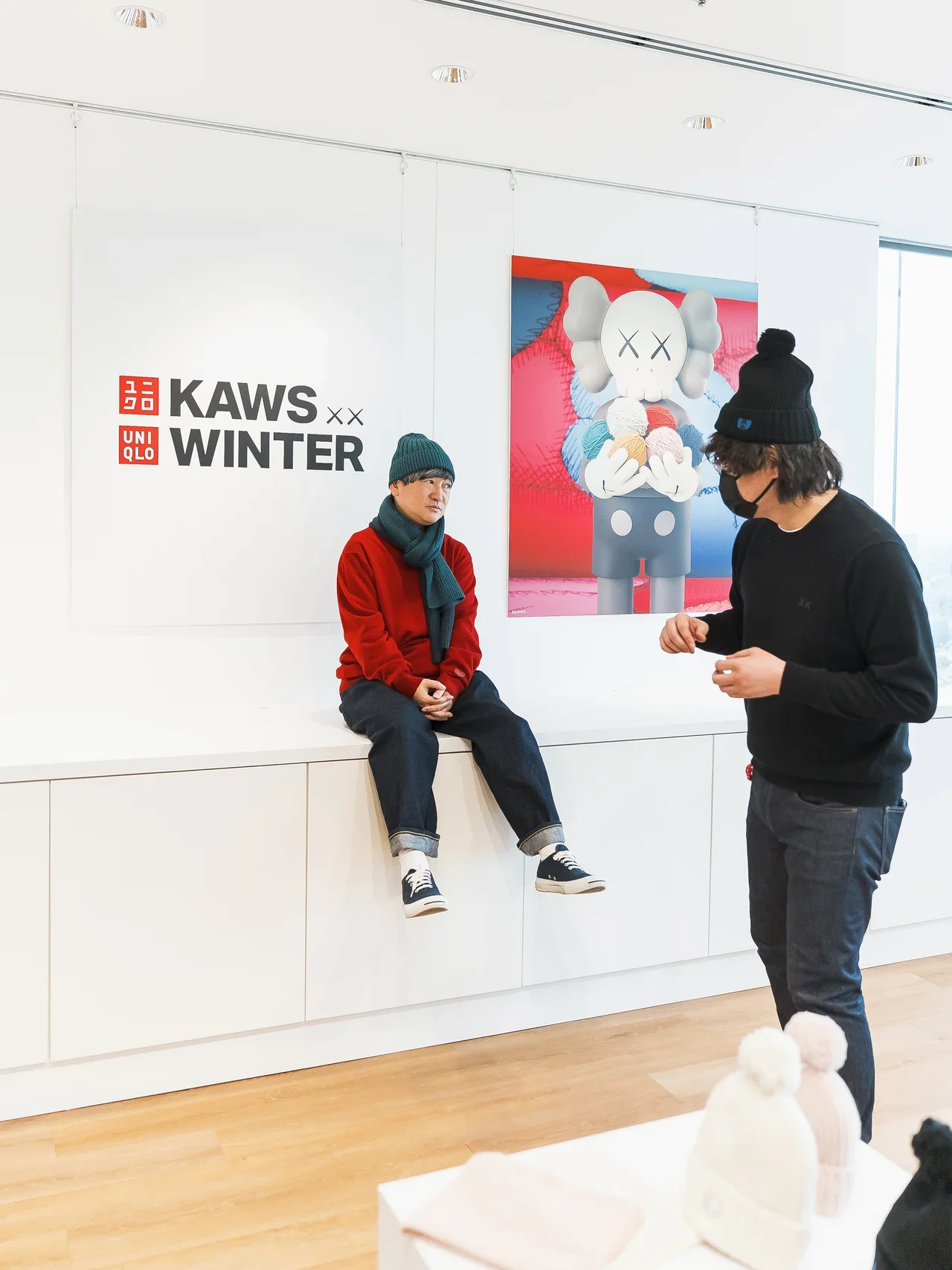 【大人のユニクロ】この冬一番のコスパニット。「カウズ」コラボのカシミヤニットを着てみた！③