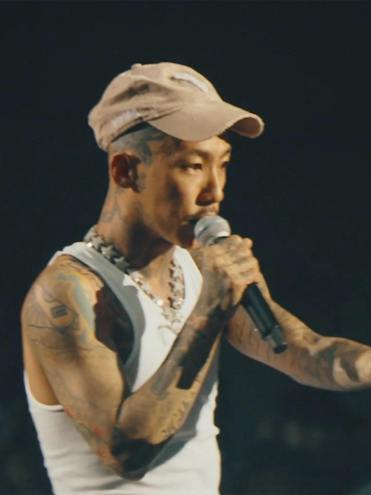 バレンシアガ ミュージック