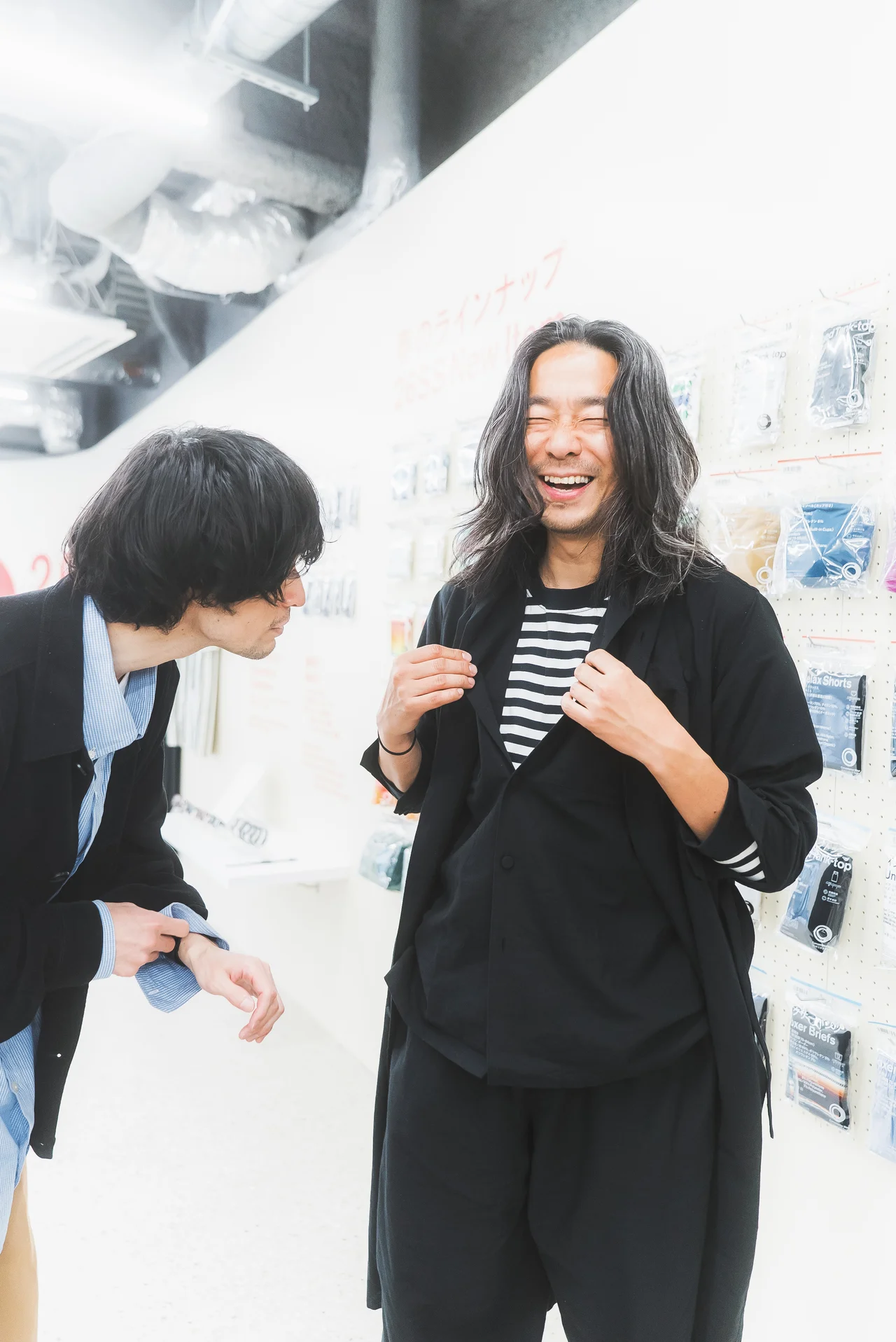 【ファミリーマートで買える服】「コンビニの画像_30