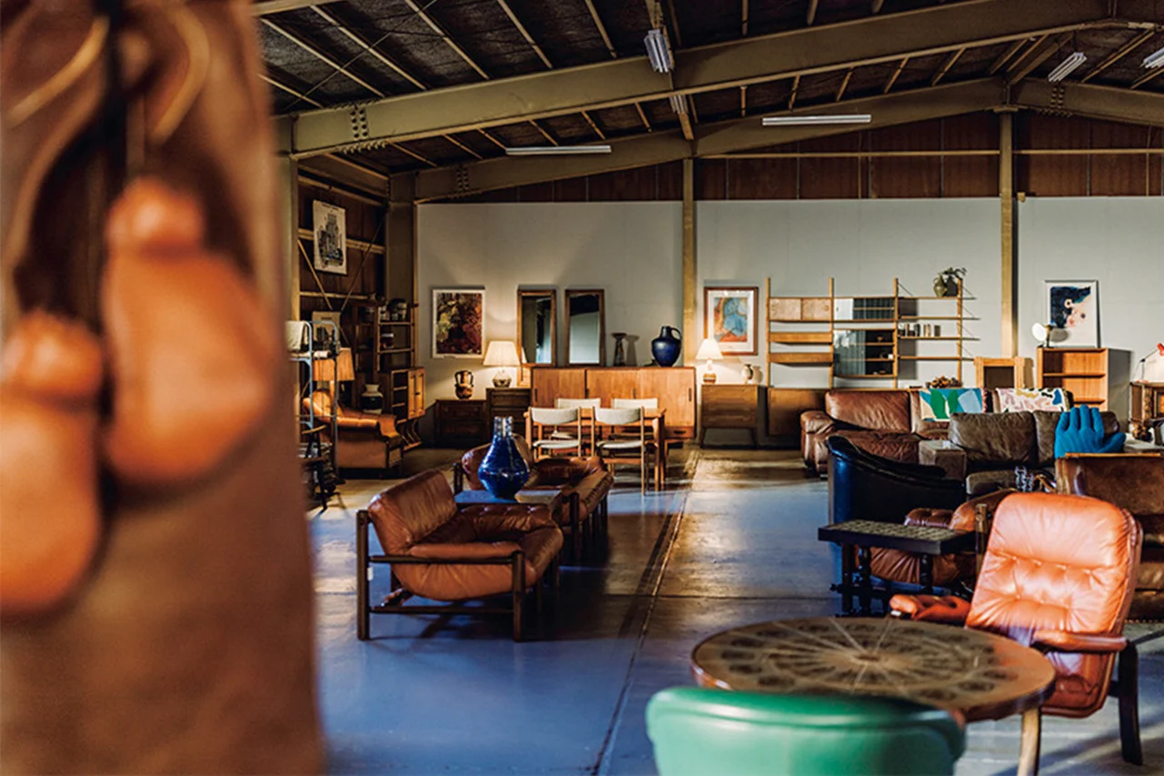 ヴィンテージ家具店「シャークアタック」