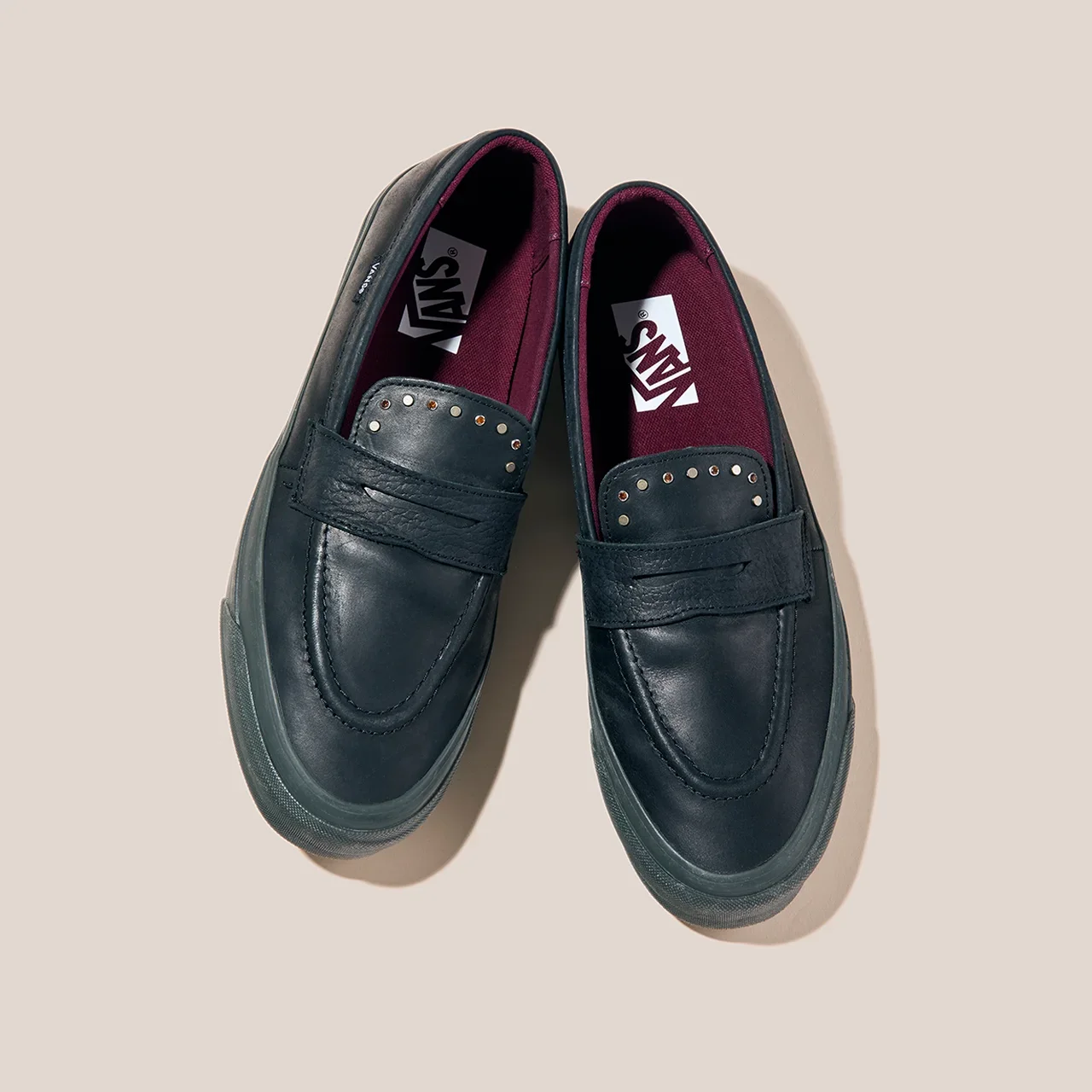 【大人が選ぶべきローファースニーカー】ヴァンズ（VANS）の最新モデル