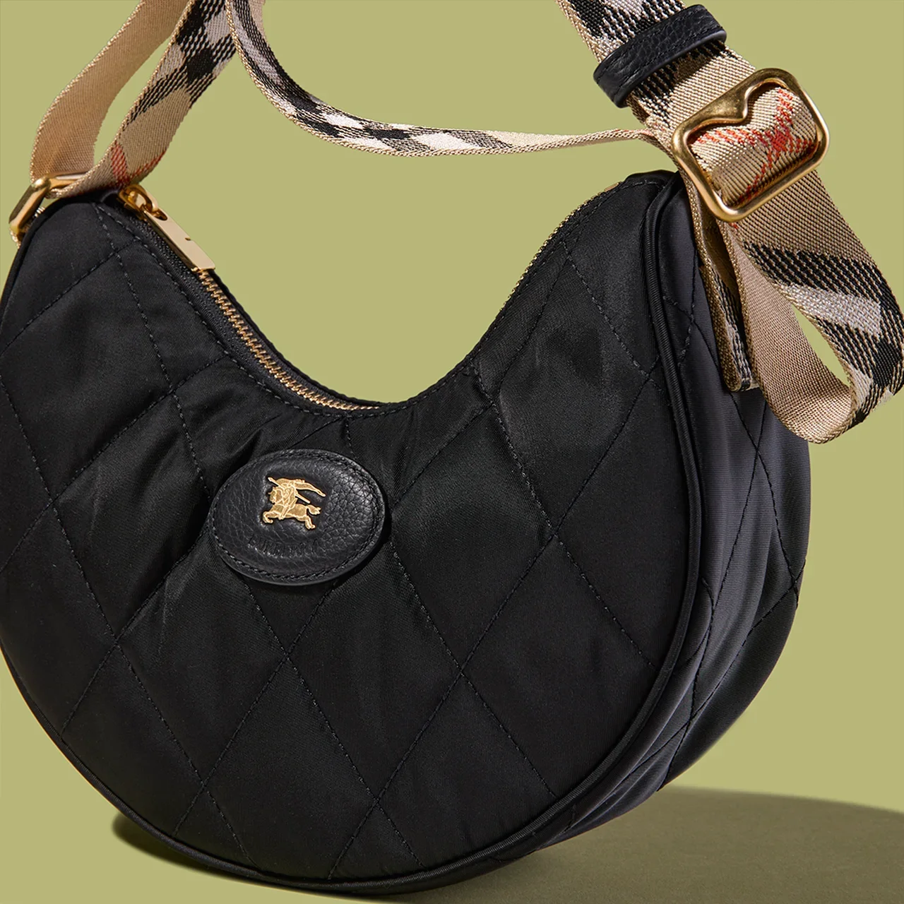 BURBERRY｜Horseshoe Crossbody Bag
