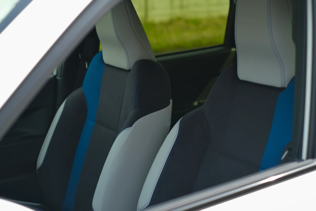 Super-ONEのスポーツシート