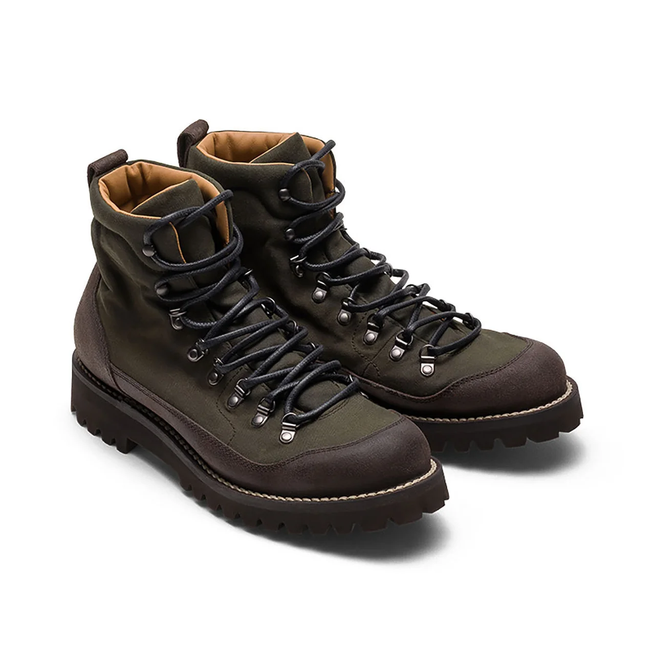 リバースドカーフとスポーツスエードを組み合わせたシェフォードブーツ