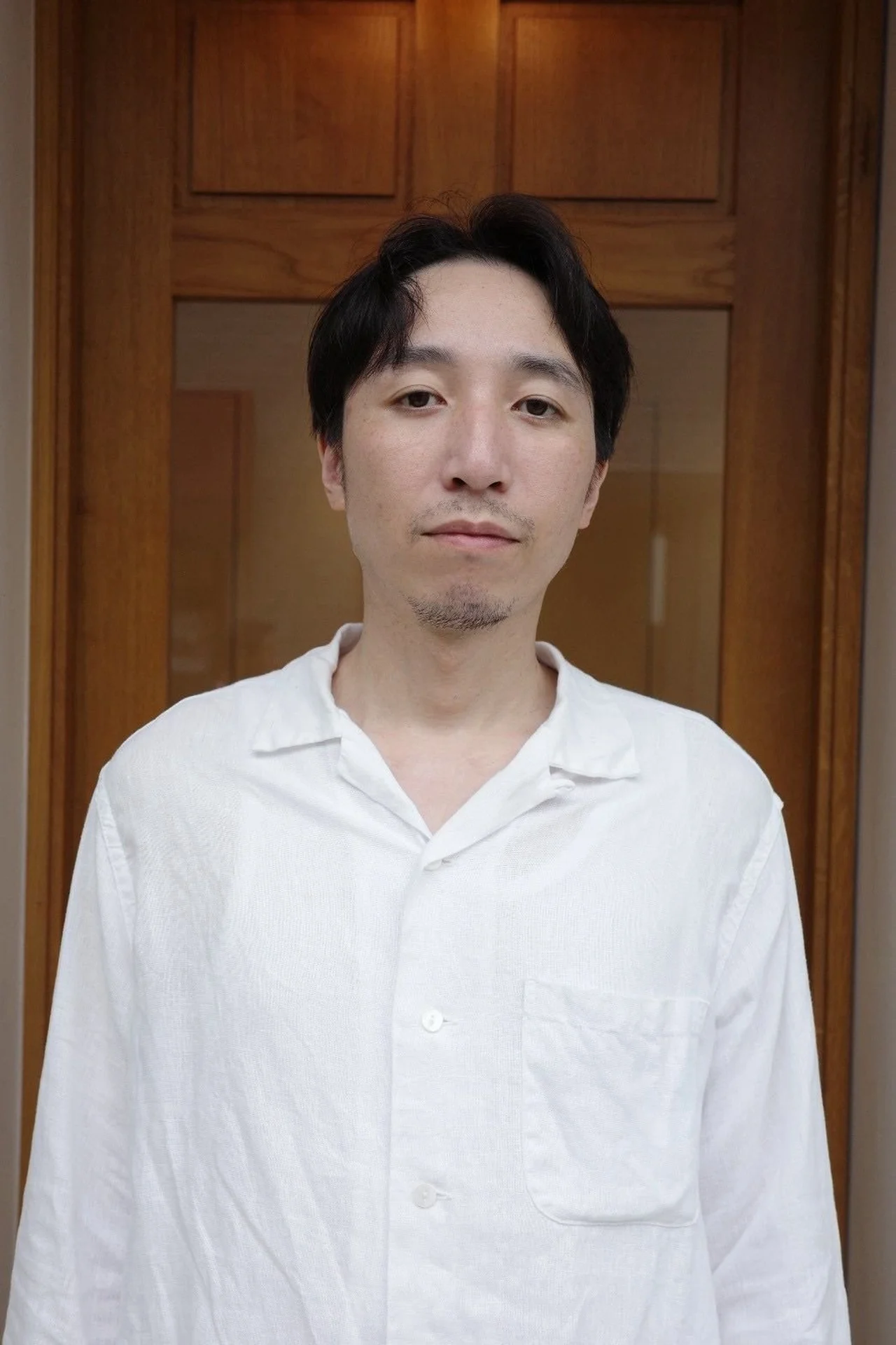 メンズヘア ナチュラルなショートヘアのバストアップ