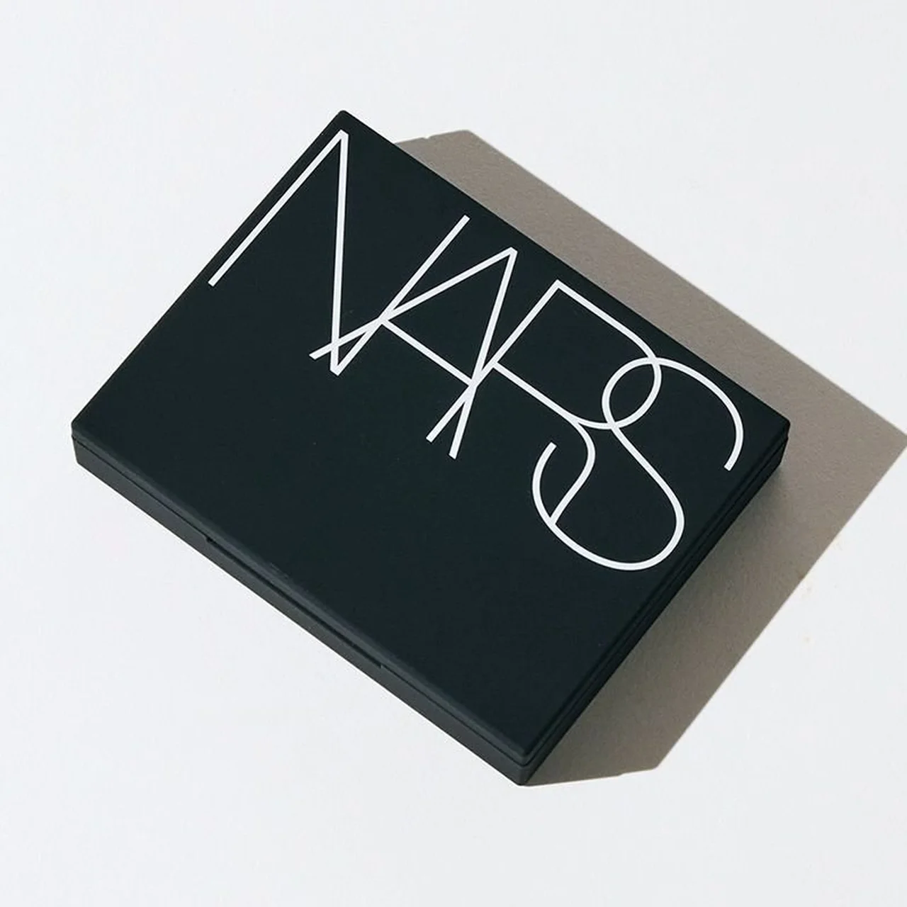 NARS「ライトリフレクティング セッティングパウダー プレスト N 05555」