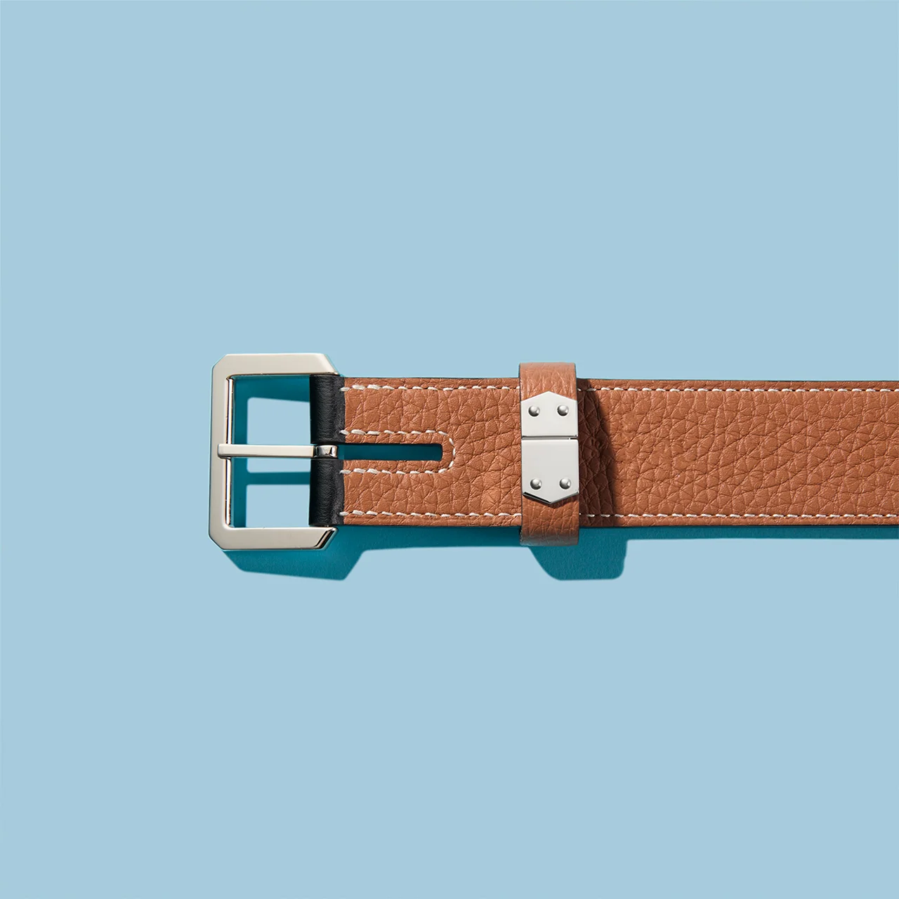 《オットー》32はスライド式のクラスプを備えているのが特徴