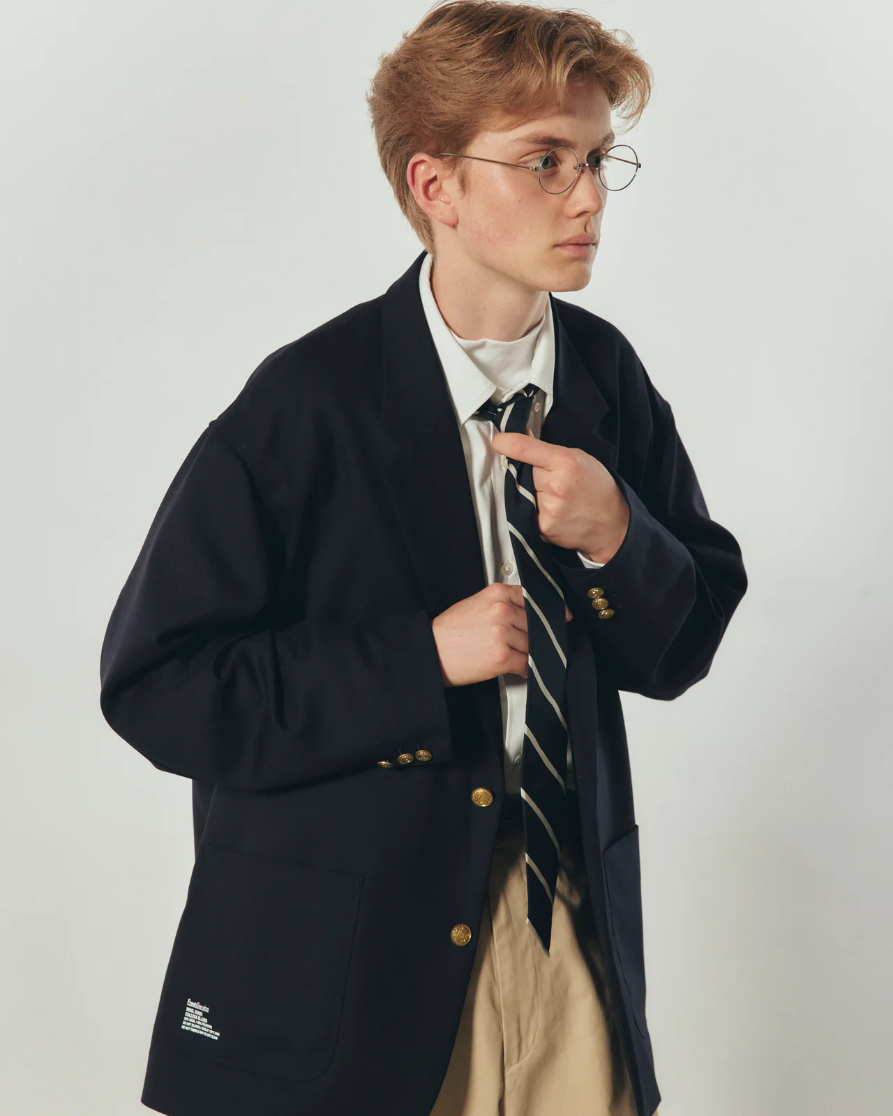 【差がつく大人の紺ブレ＆チノパン】フレッの画像_4