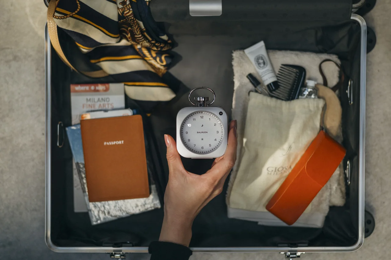 【バルミューダ】新作は“針のない置き時計の画像_7