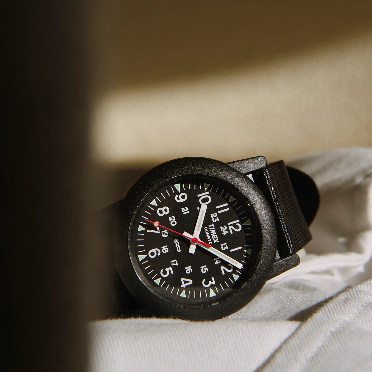 大人のミリタリーウォッチ】幻の青キャンも。1万円で買える