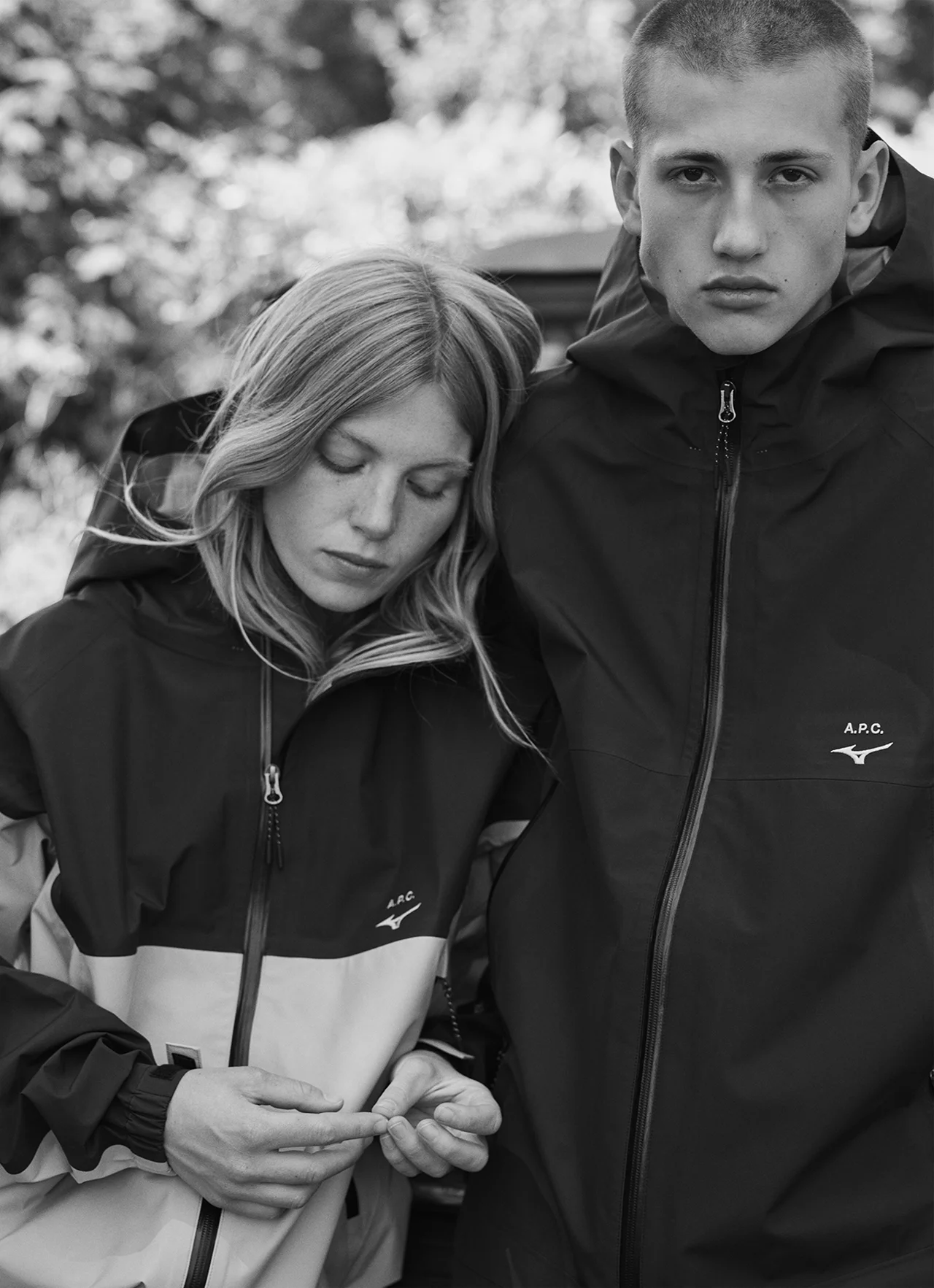 GORE-TEX 3レイヤーフィールドシェルジャケットはユニセックスでXS〜XLサイズまで幅広く展開