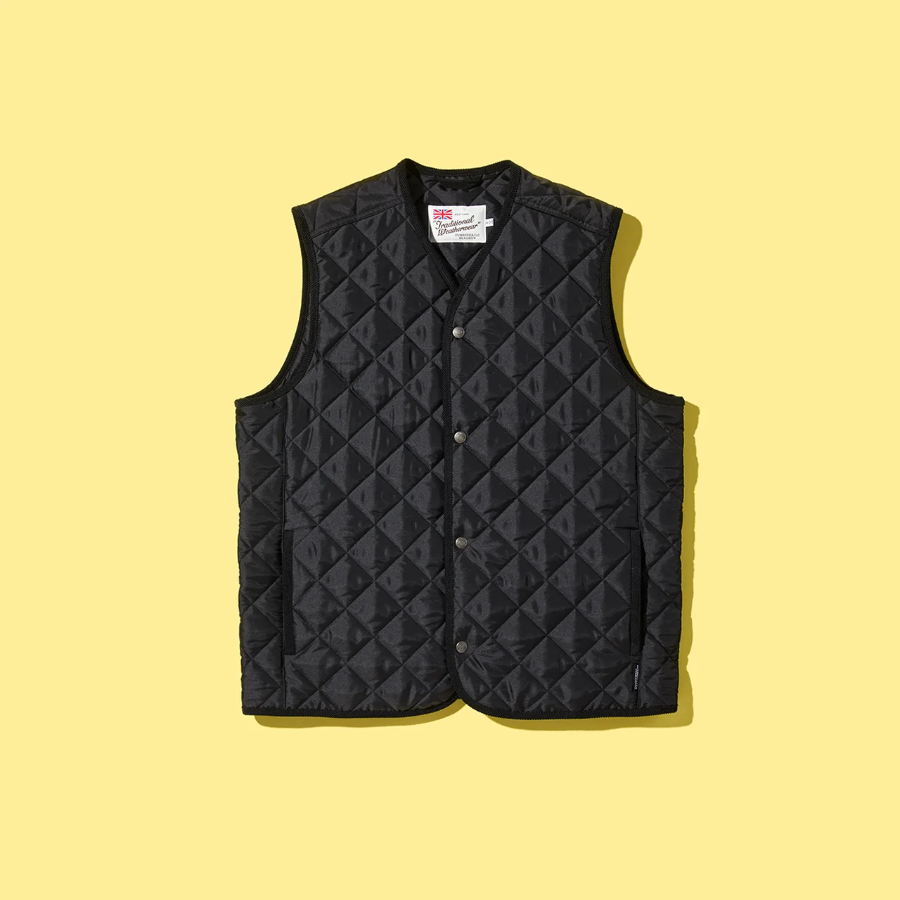 トラディショナル ウェザーウェア「UNIONWEAR」のキルティングベストをビームスがコンパクトなサイズ感で別注