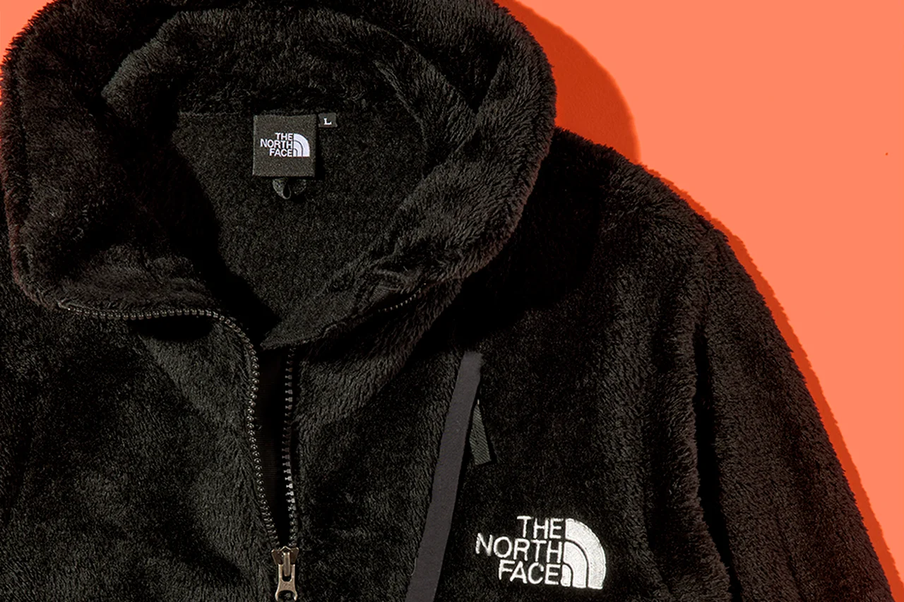 【大人のザ・ノース・フェイス】真冬におすすめの8選。都会的な本格ダウンにもふもふ黒フリース、あったか小物まで