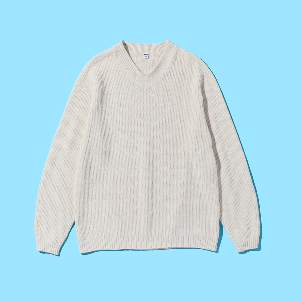 2019年に登場したユニクロのニットシリーズ「スフレヤーン」のホワイトニット