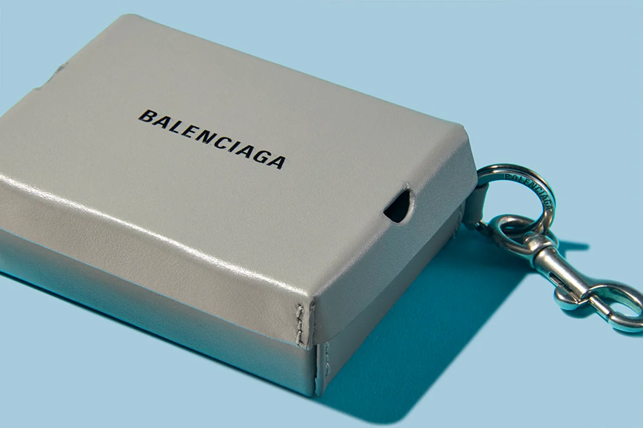 40代男性におすすめバレンシアガの新作アイテム5選。「キャッシュ」の財布に、アイコンバッグ「ル・シティ」「ロデオ」の新作も