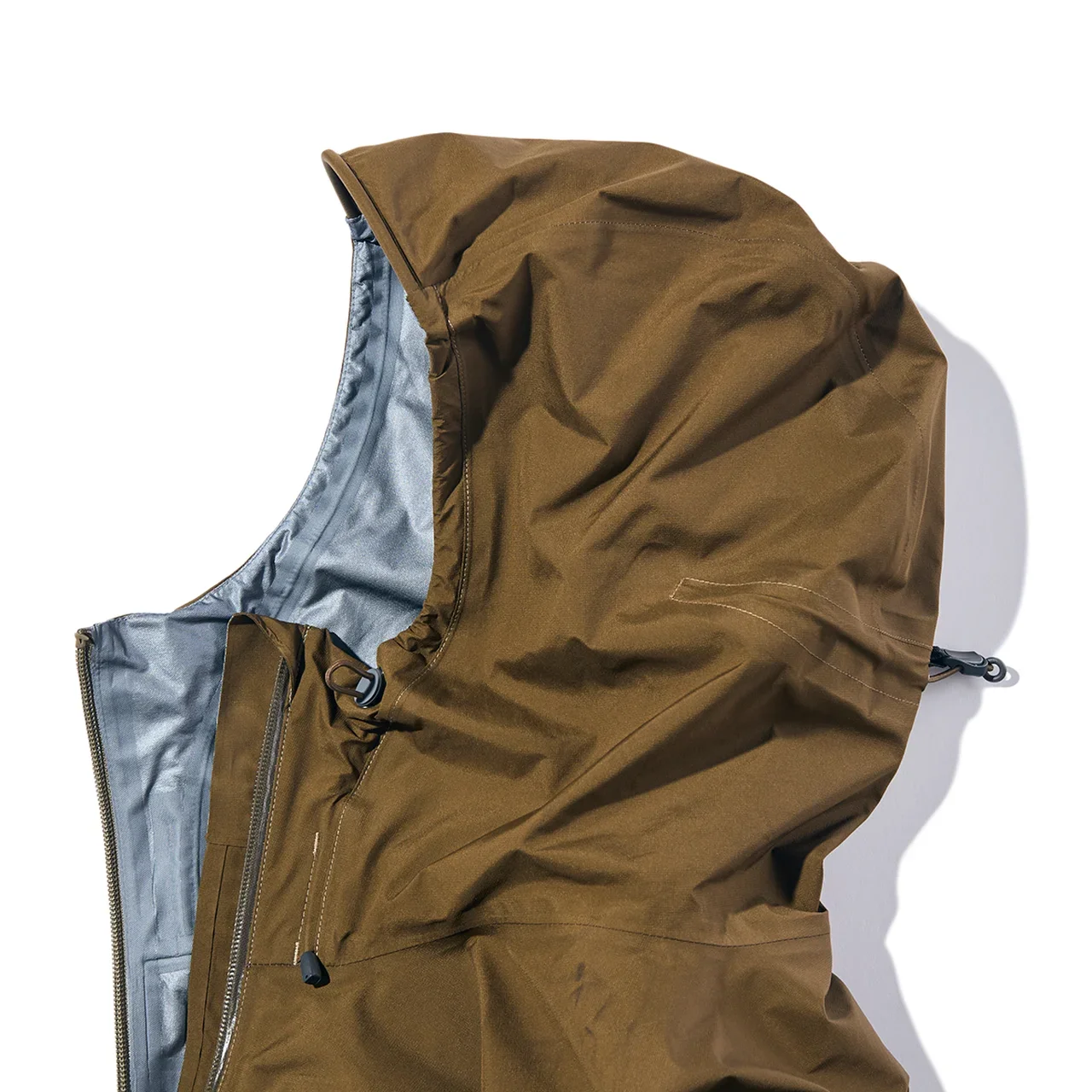 【モンベル】梅雨までに大人が買うべき「ゴアテックス」アイテム30｜ベーシックなスタイル×高機能「テンペスト ジャケット」【mont-bell】②