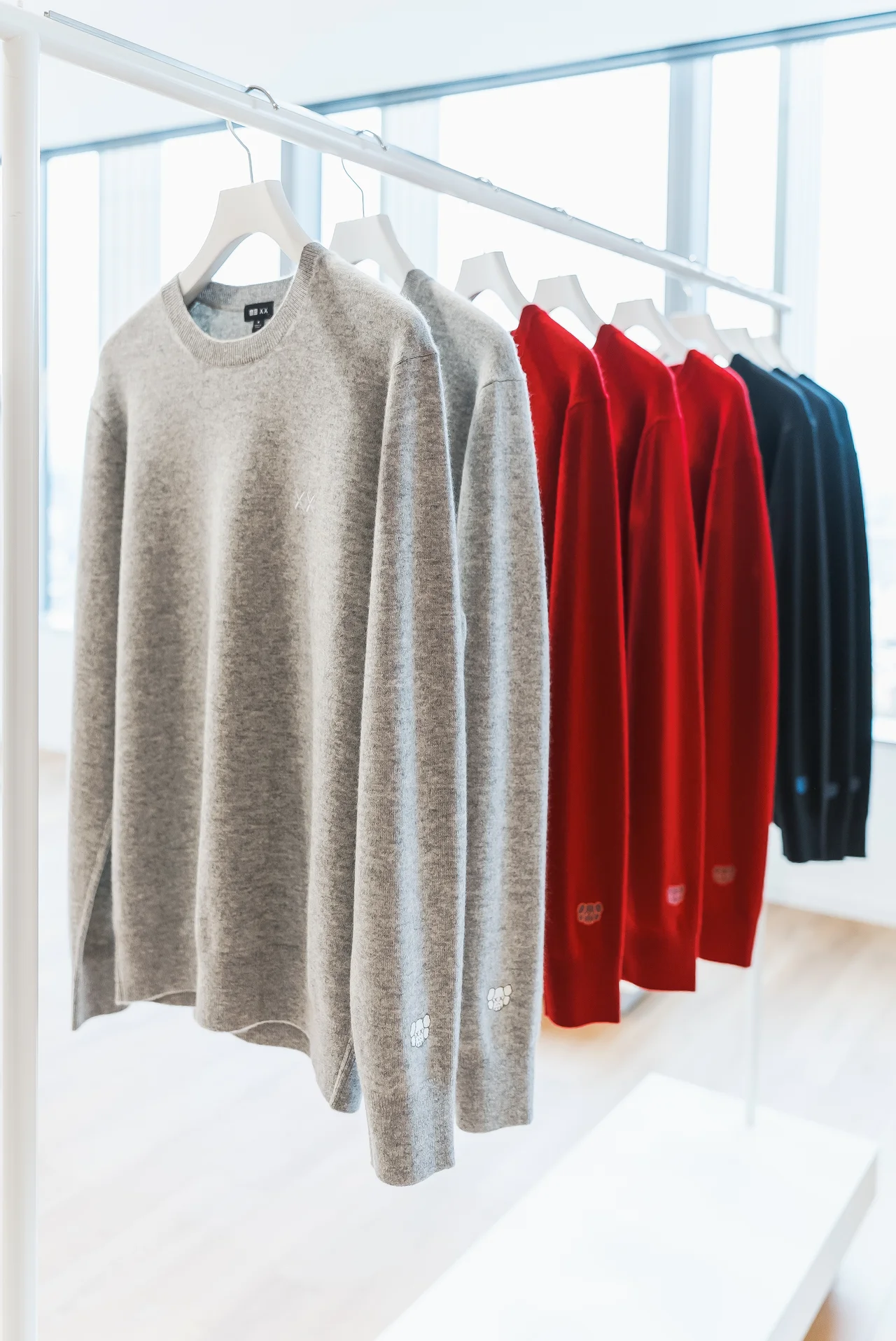 【大人のユニクロ】試着ルポ。「KAWS」の画像_7