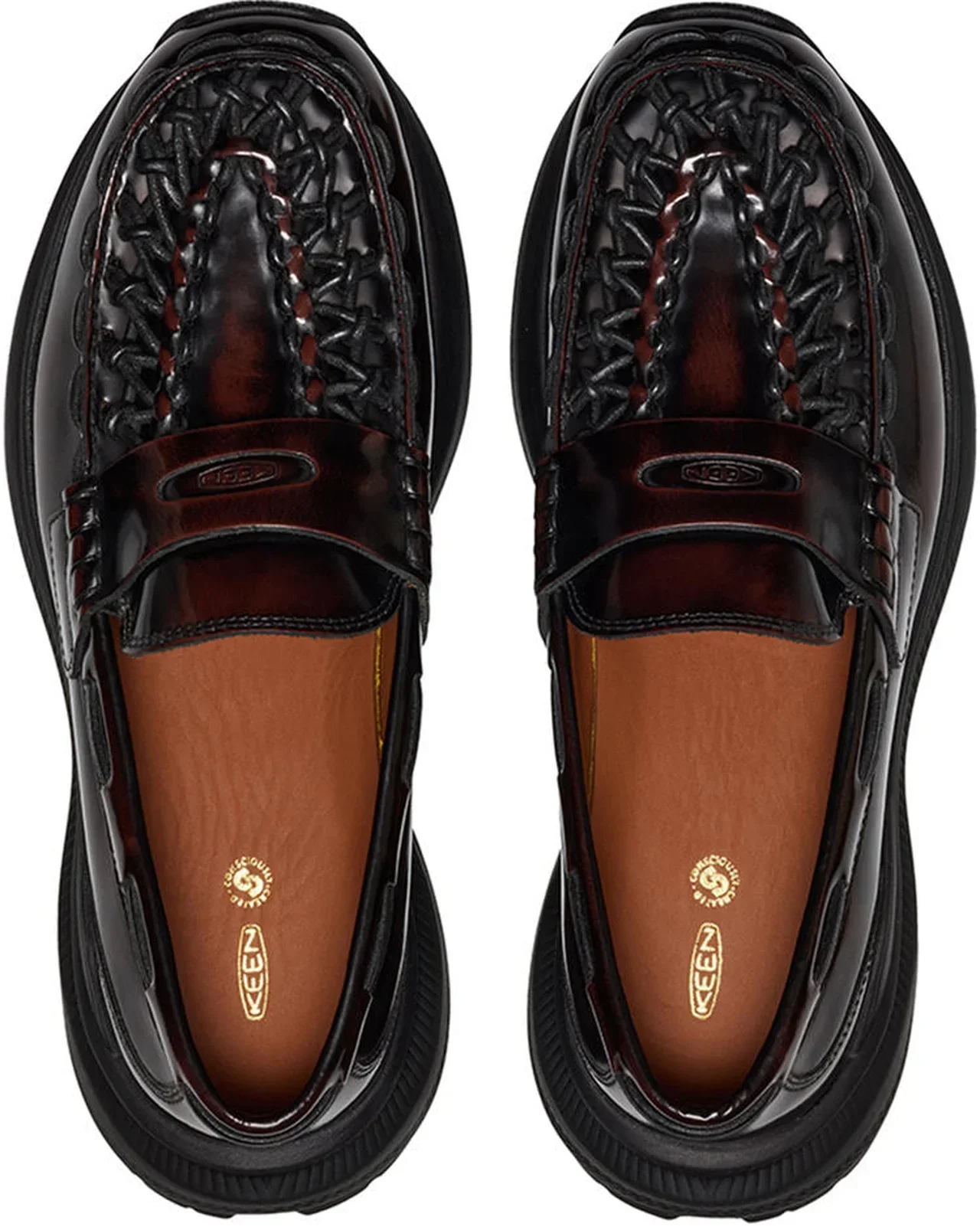 【ローファースニーカーが最強】オンオフ使えて脱ぎ履きも楽ちん。キーンでこの冬買うべき新作