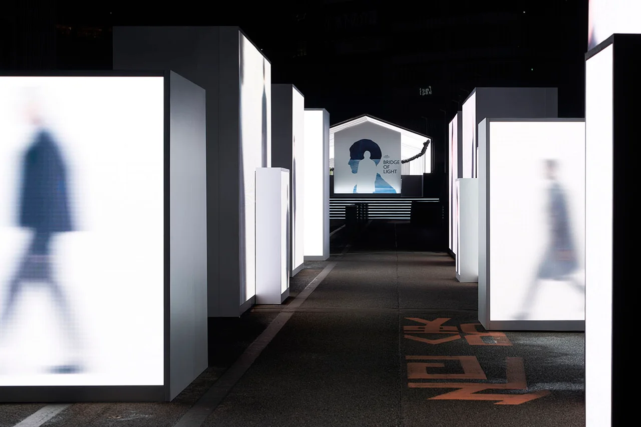 スクリーンに映し出されるイメージ