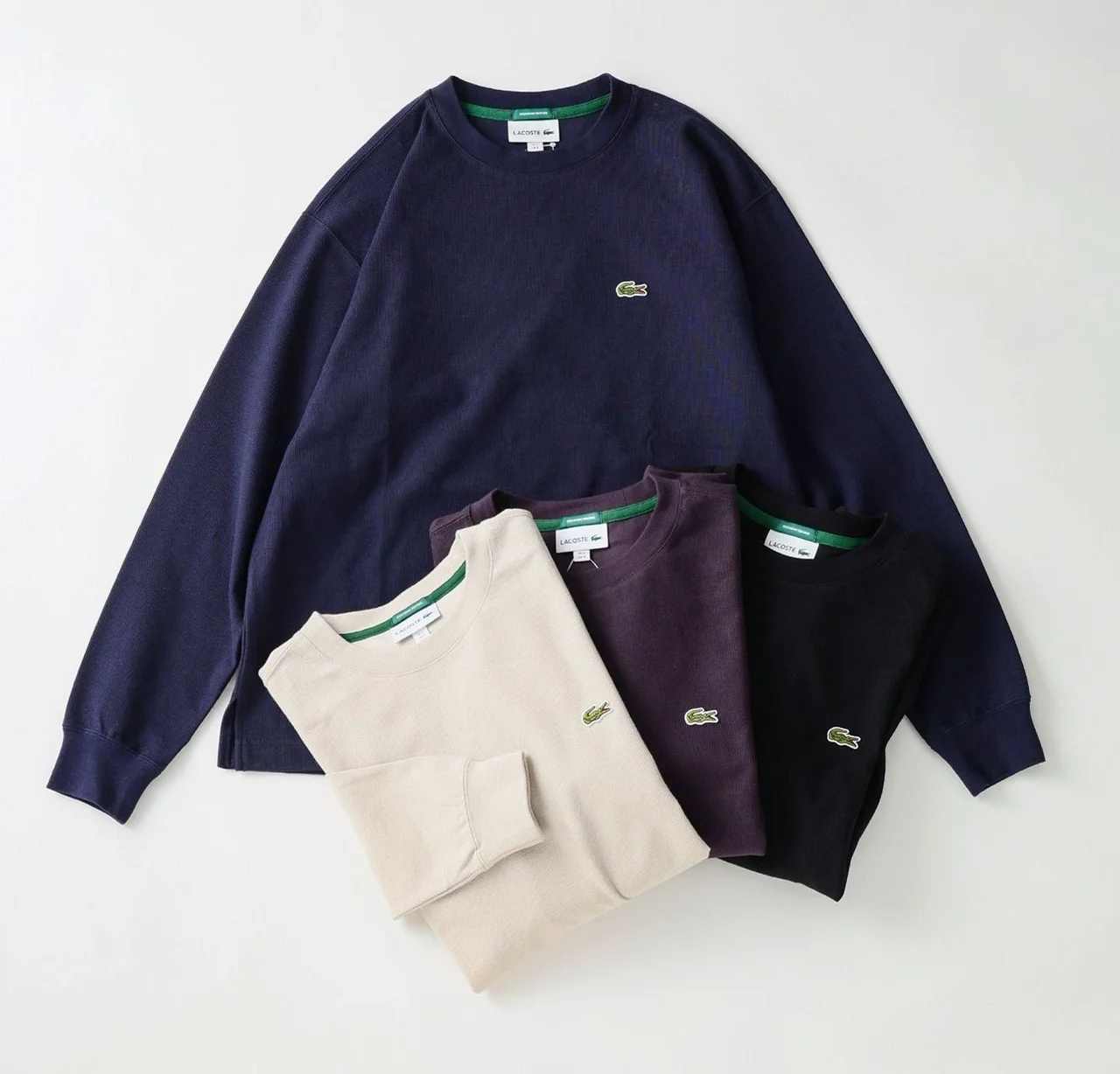 ロングスリーブTシャツはブラック、グレー、ブラウン、ネイビーの4色を展開