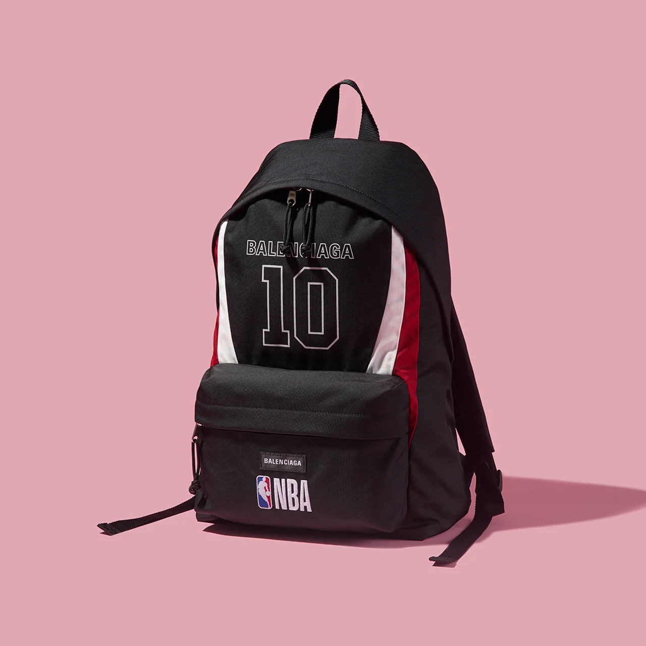 NBAとの限定カプセルコレクションのバックパック