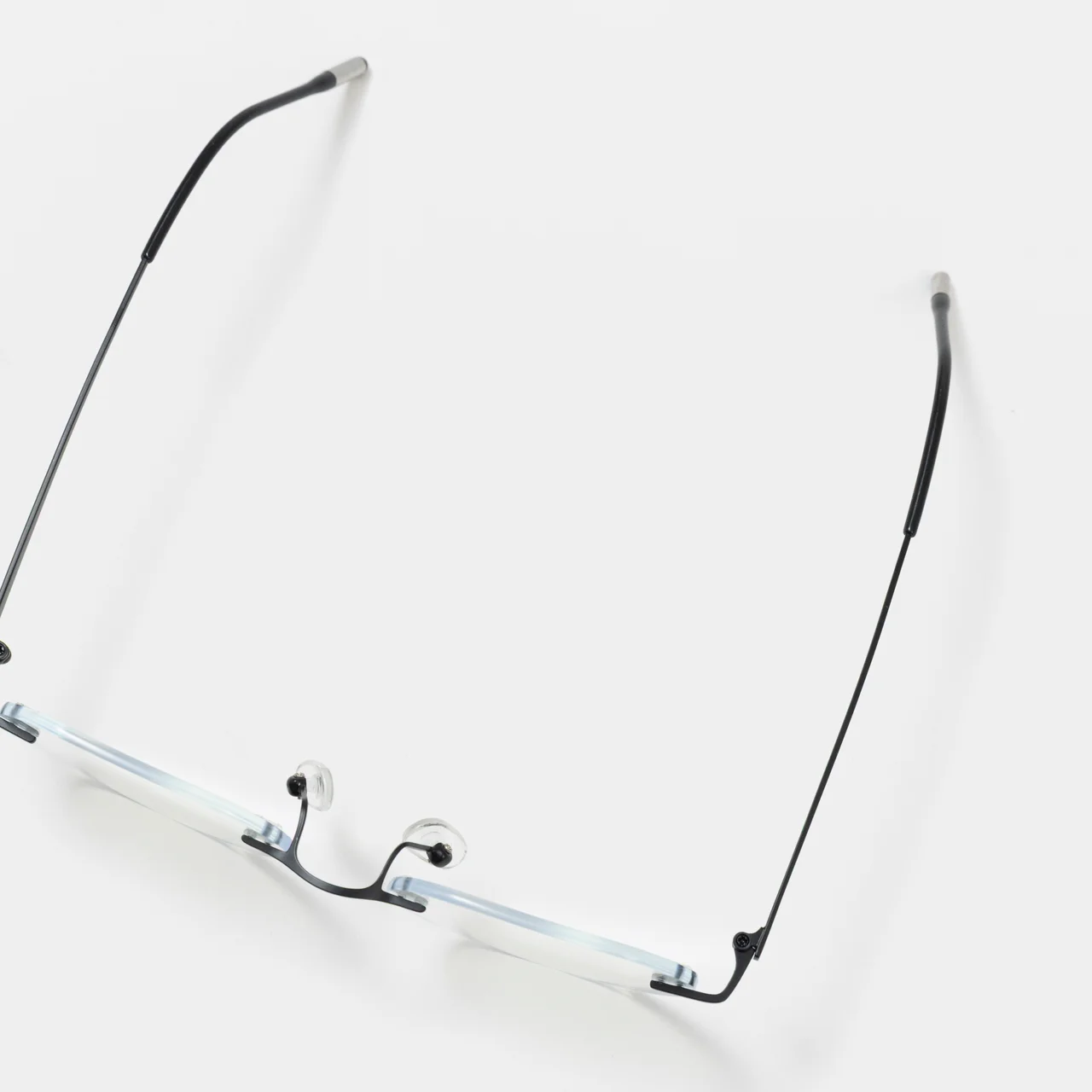 エディター私物 ニュニュのメガネ