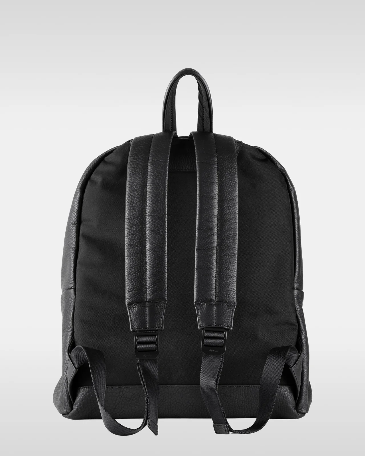【オンオフ使える大人の黒リュック】シンプの画像_3