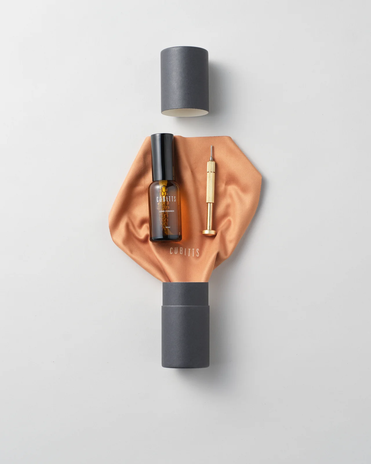 【差がつく大人のアイウェア】ファンの熱望の画像_14