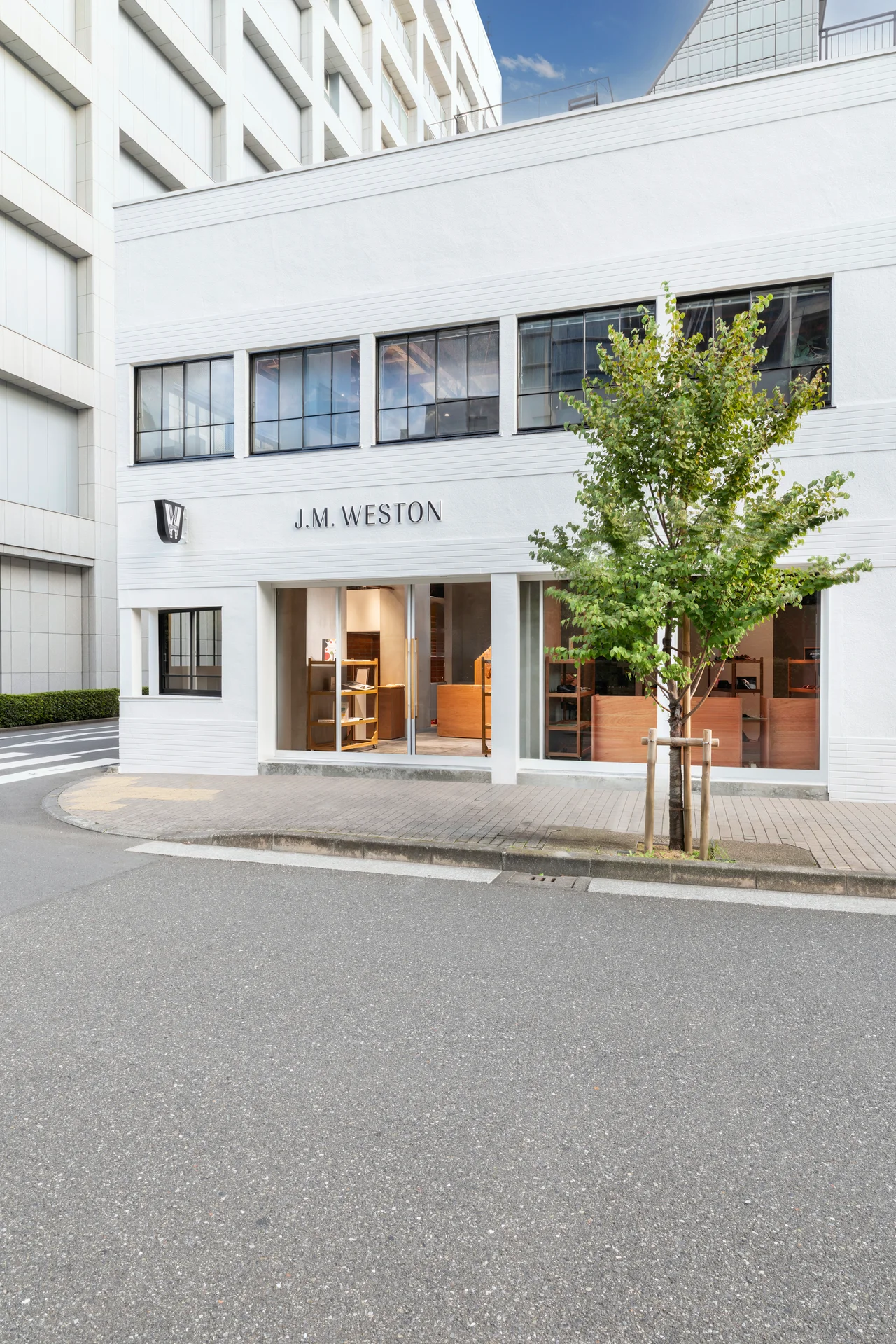 【ジェイエムウエストン】名品ローファーの限定モデルも。アトリエ・ブティック「J.M. WESTON ATELIER」が日本橋浜町エリアにオープン①