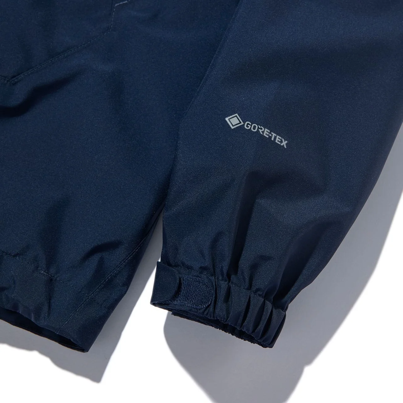 mont-bell｜Field Rain Jacket　脇のベンチレーション　袖のゴアテックスマーク