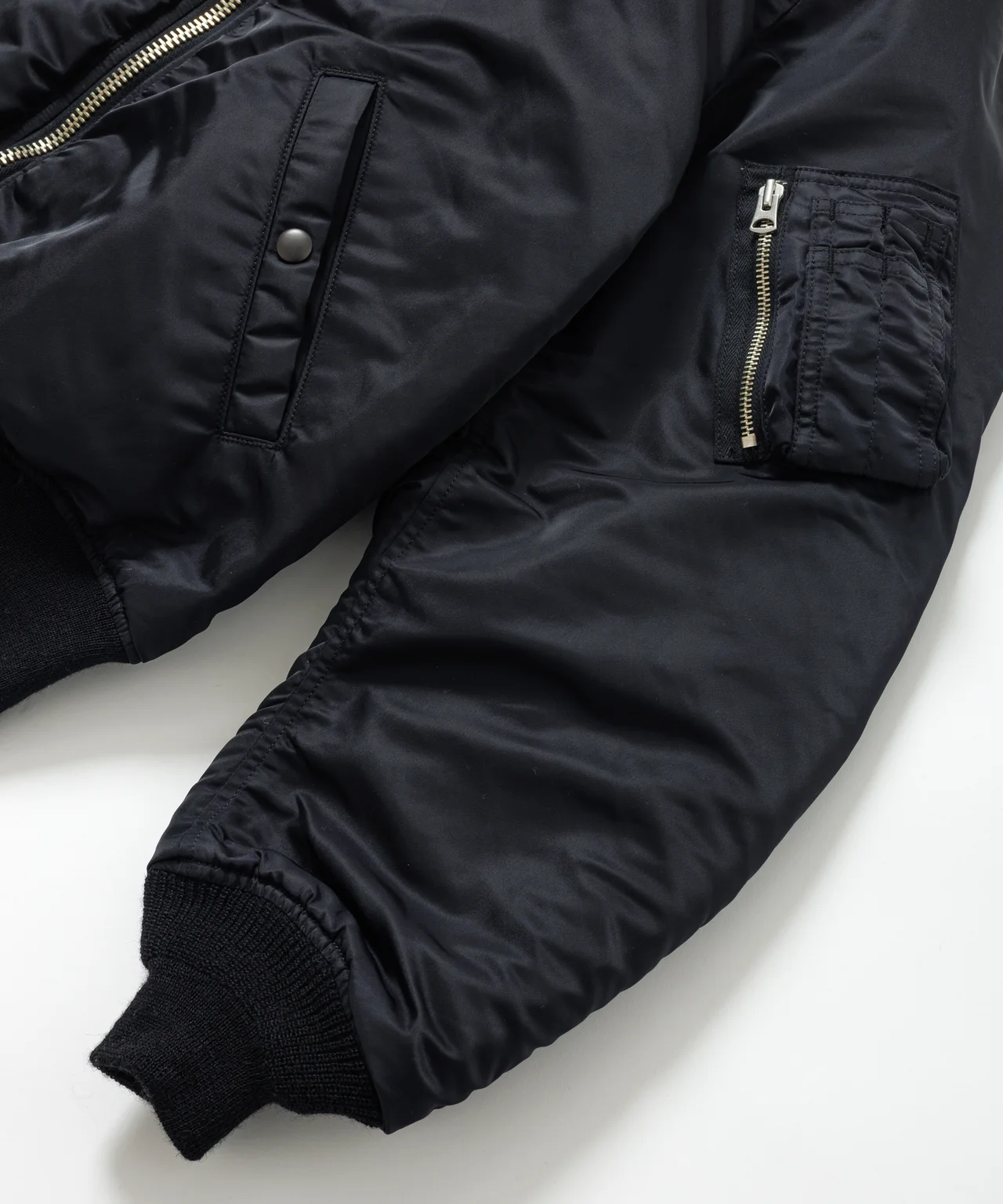 【差がつく大人の黒アウター】こだわりのMの画像_3