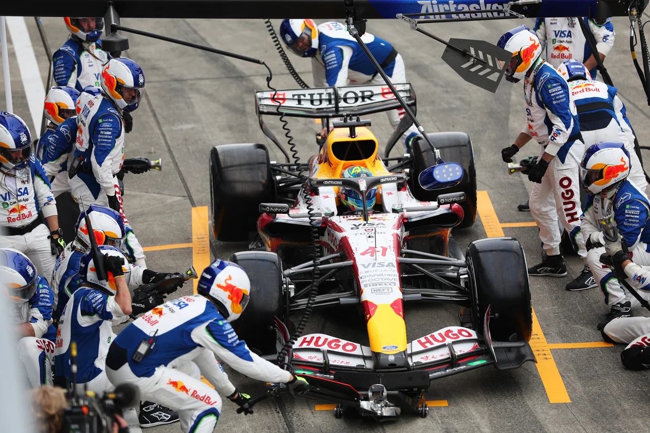 ピットインするリンドブラッド