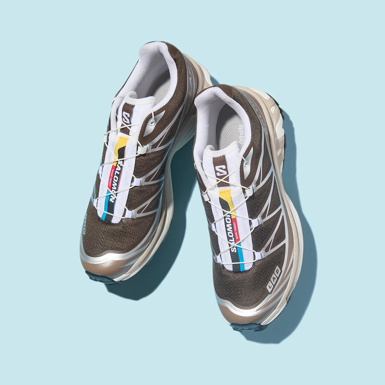 サロモン直営店とフリークス ストアのみで展開する特別仕様の限定カラー「XT-6」