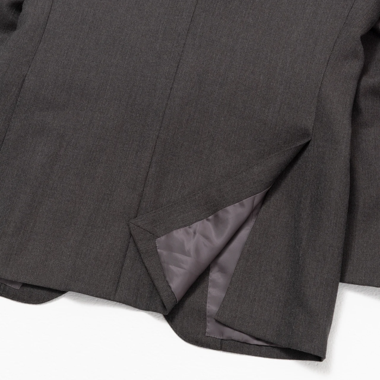 エディター私物 レクトゥールのオーダースーツ