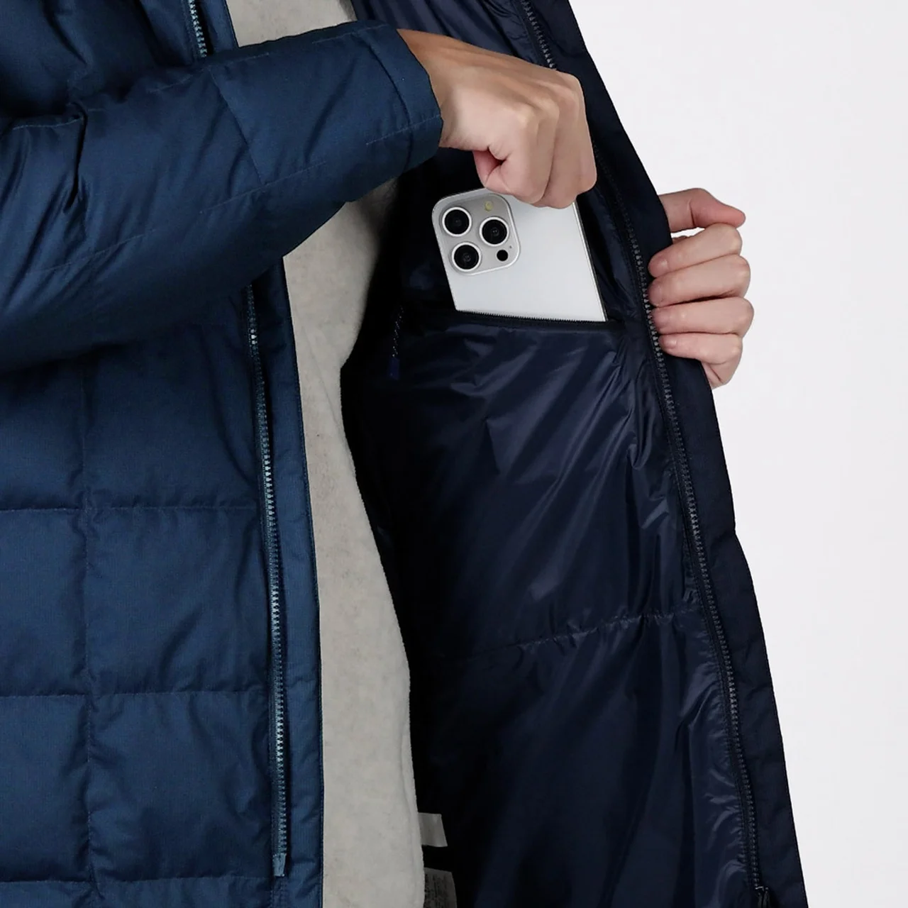 【モンベルで大人が買うべきダウン】長め丈の画像_12