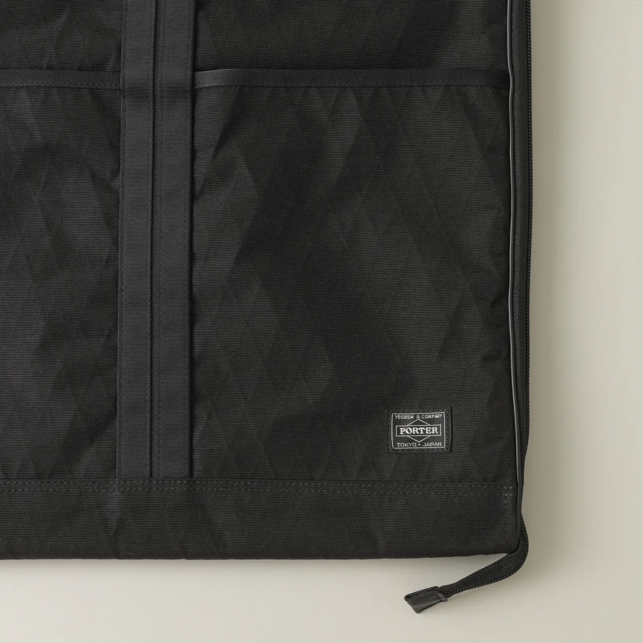 PORTER｜HYBRID　GARMENT CASE　ロゴ