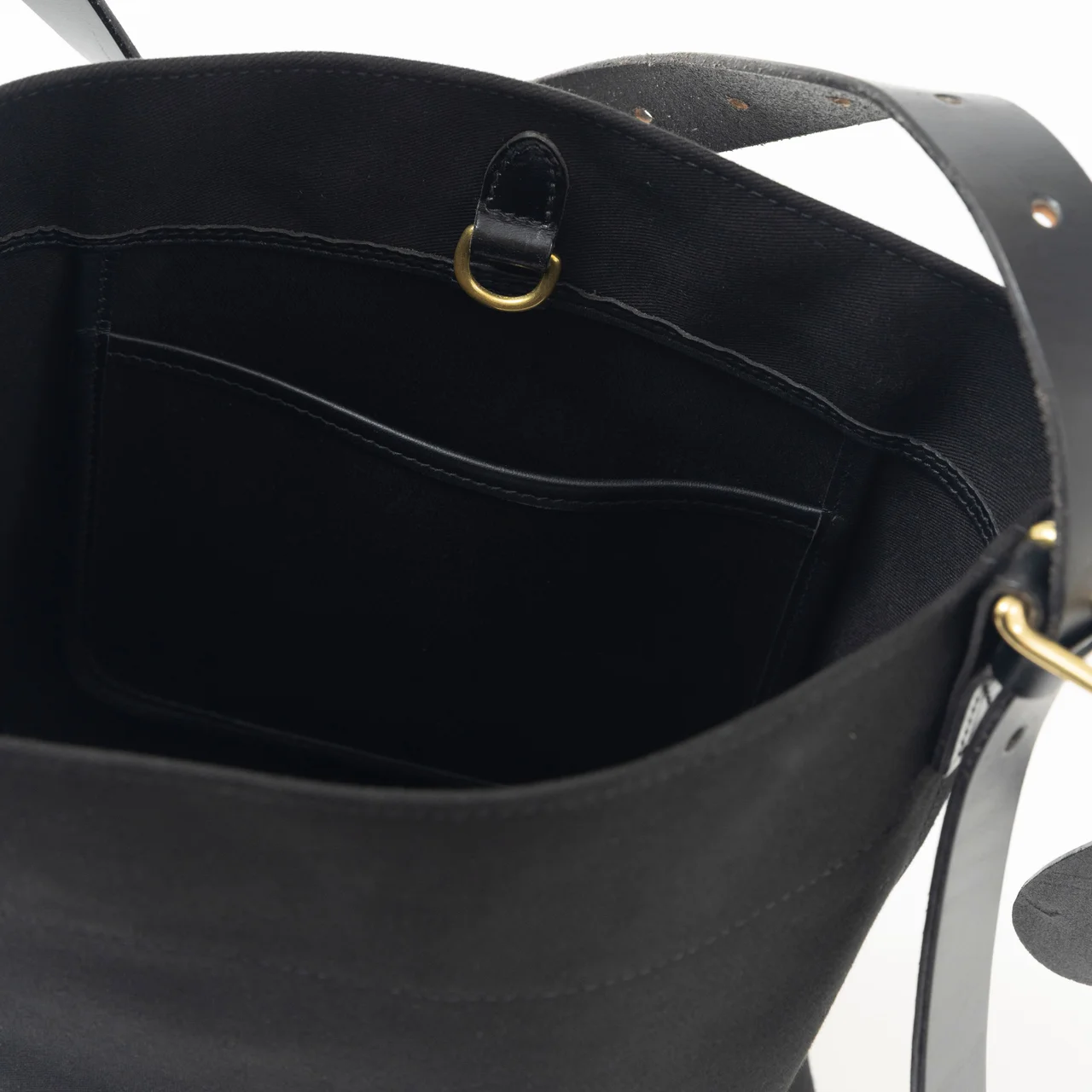 【エディター私物】Brady for TOMORROWLANDのLEVEN MEDIUM コットン ショルダーバッグ 中
