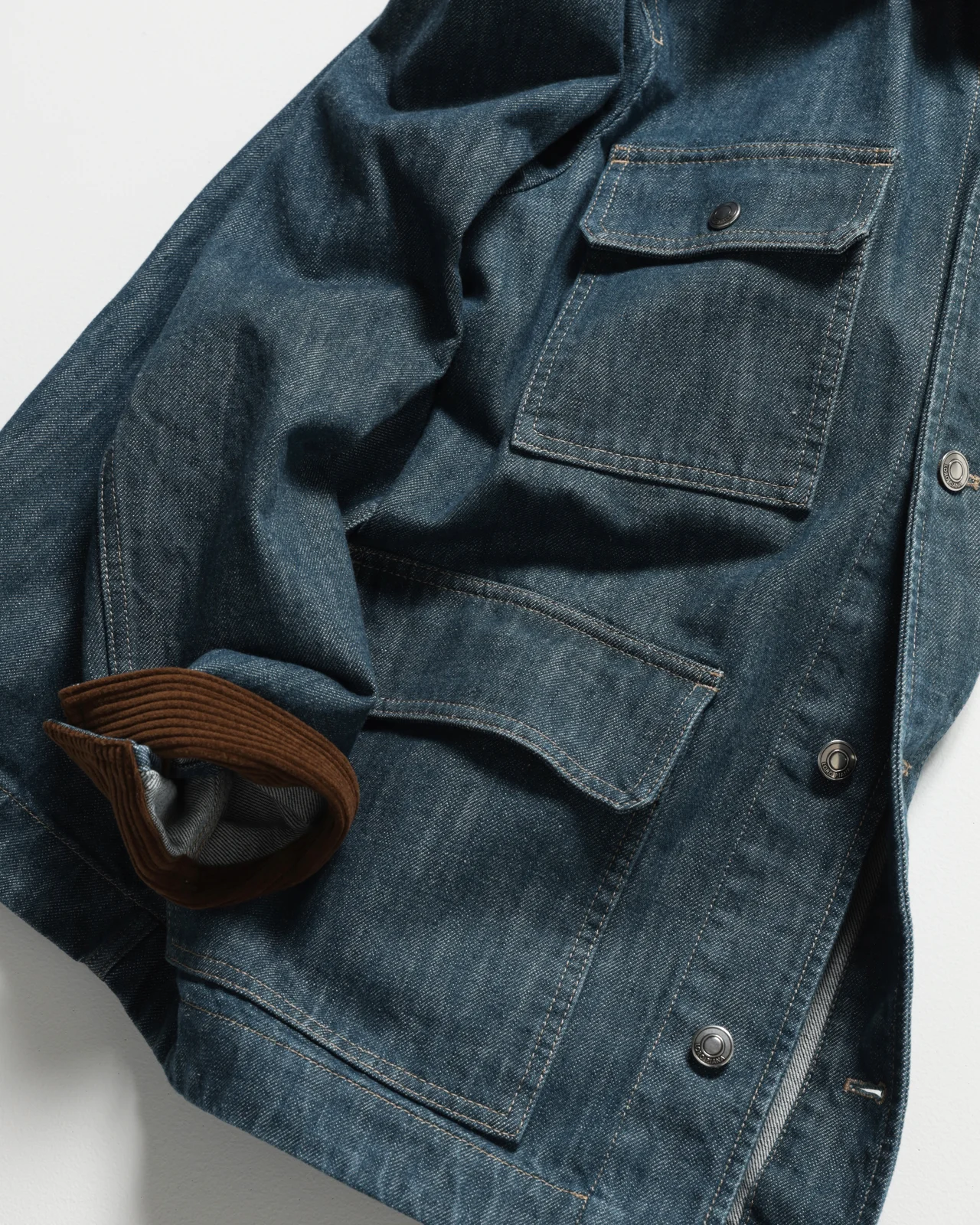 Loro Pianaのカバーオールジャケット 袖